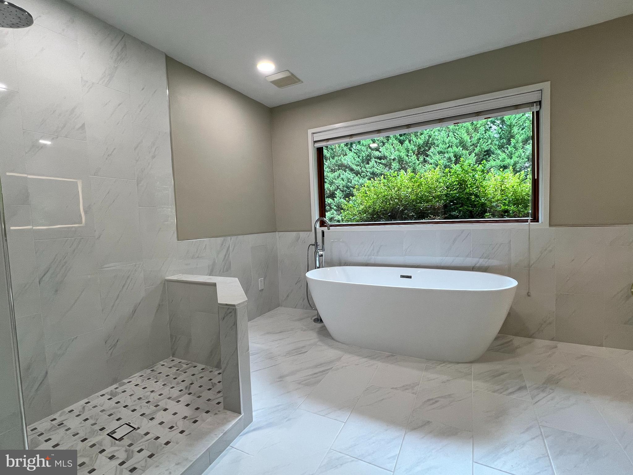 CONGRESSIONAL COUNTRY CLUB ESTATES - Residential Lease