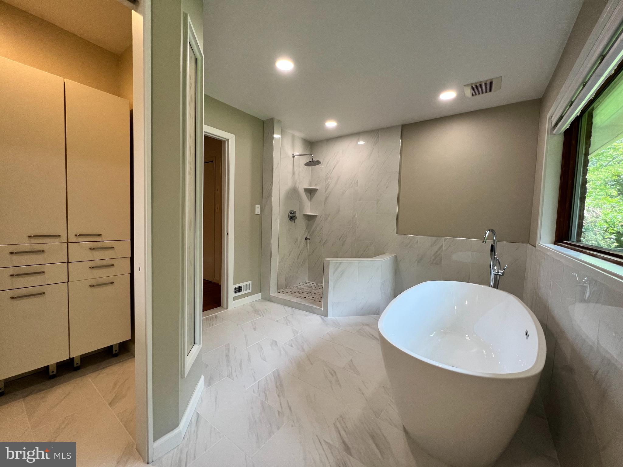 CONGRESSIONAL COUNTRY CLUB ESTATES - Residential Lease