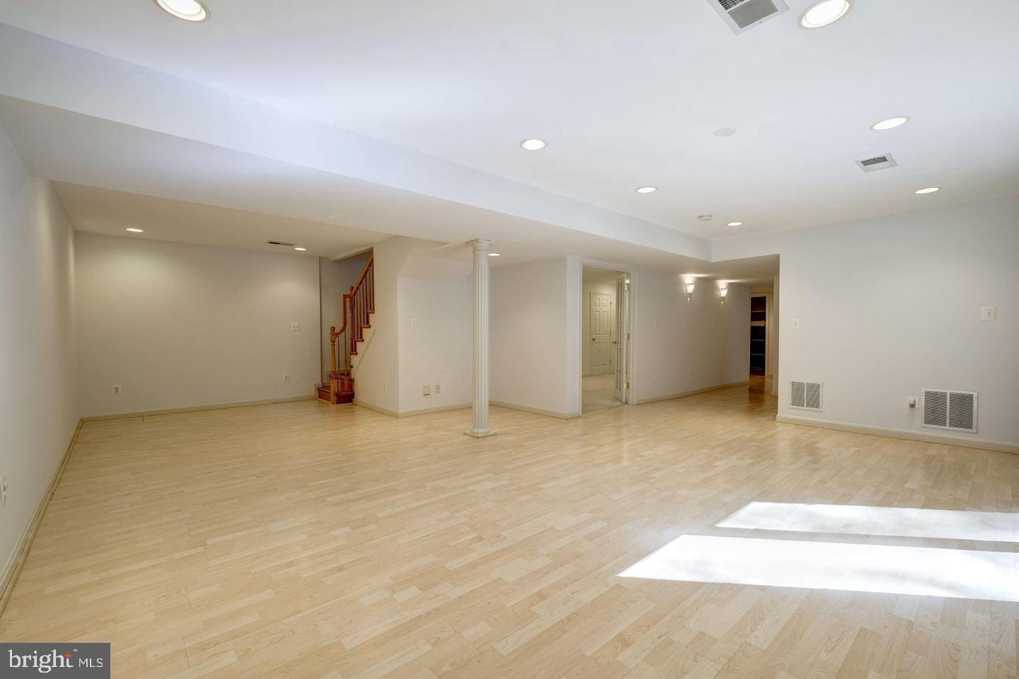 CONGRESSIONAL COUNTRY CLUB ESTATES - Residential Lease