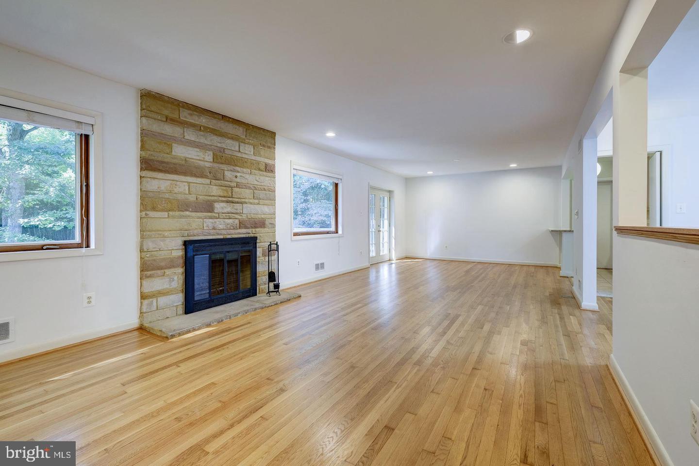 CONGRESSIONAL COUNTRY CLUB ESTATES - Residential Lease