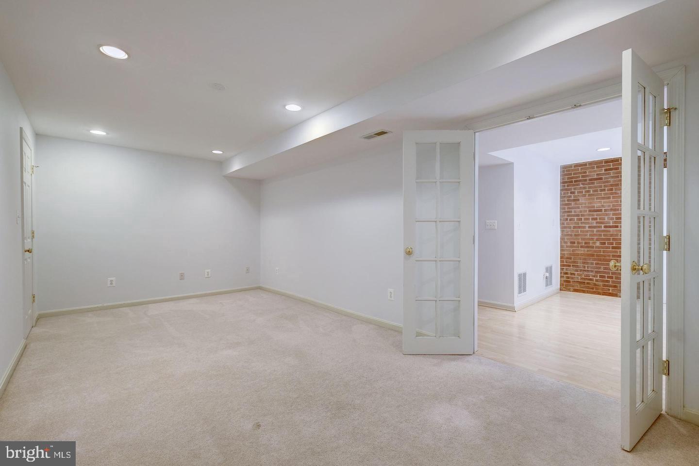 CONGRESSIONAL COUNTRY CLUB ESTATES - Residential Lease