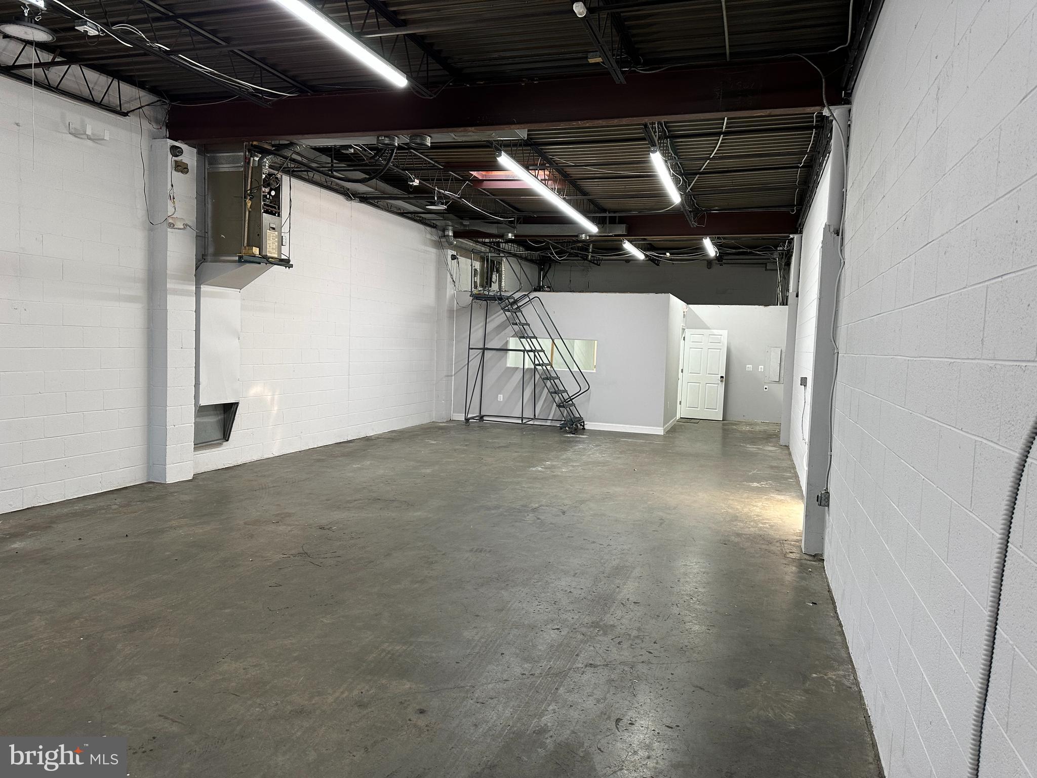 RITCHIE - Commercial Lease