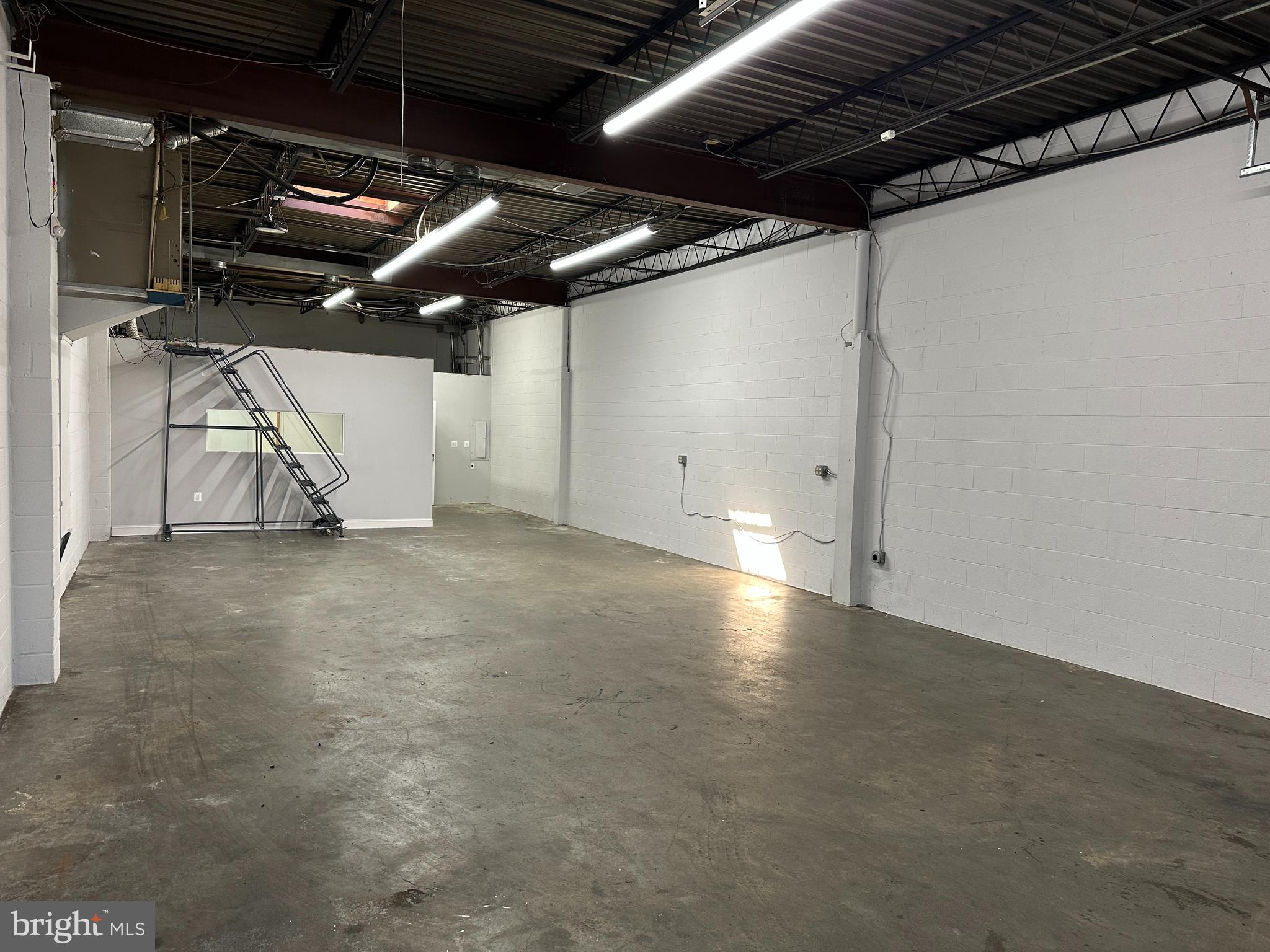 RITCHIE - Commercial Lease