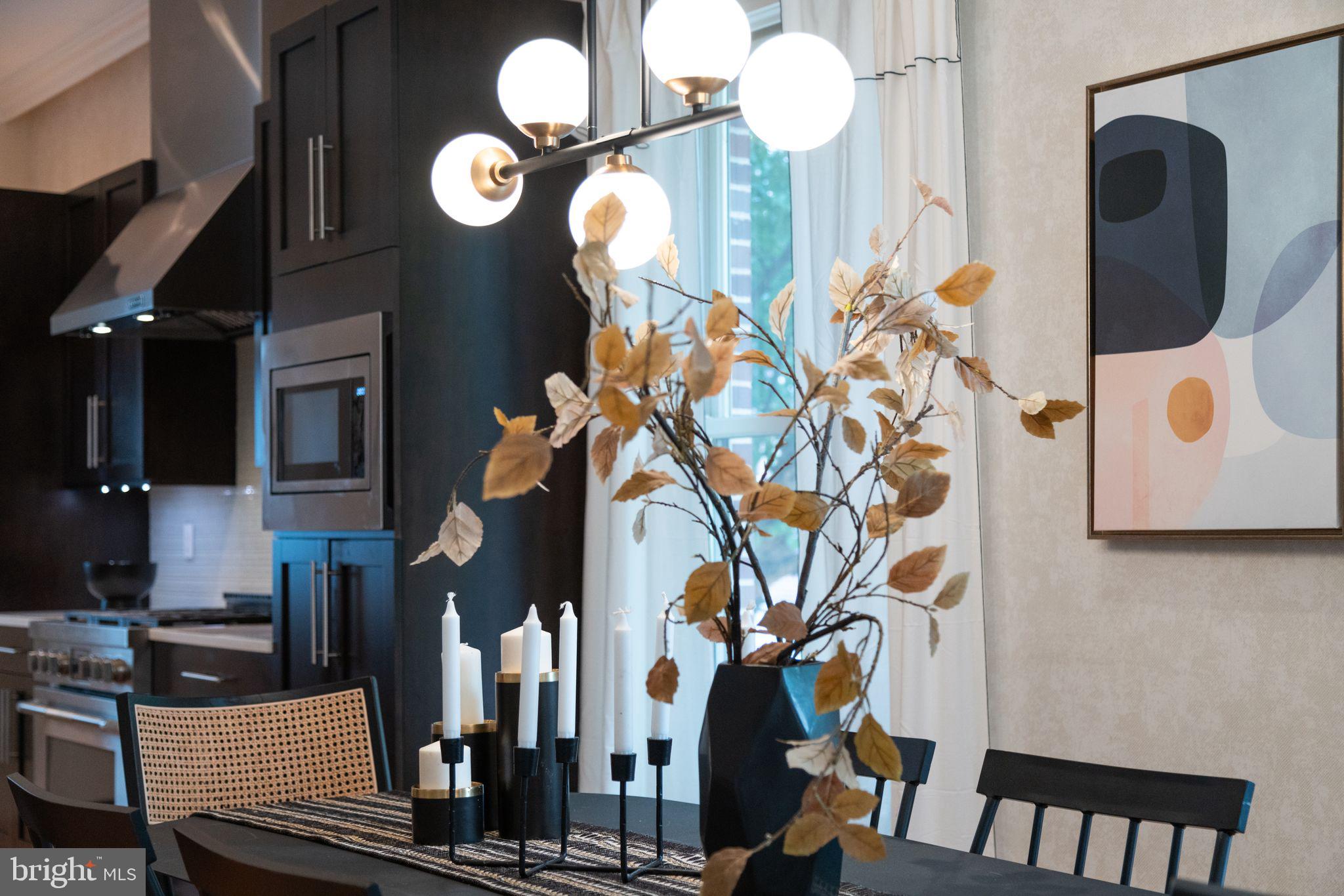 QUEEN VILLAGE - Residential