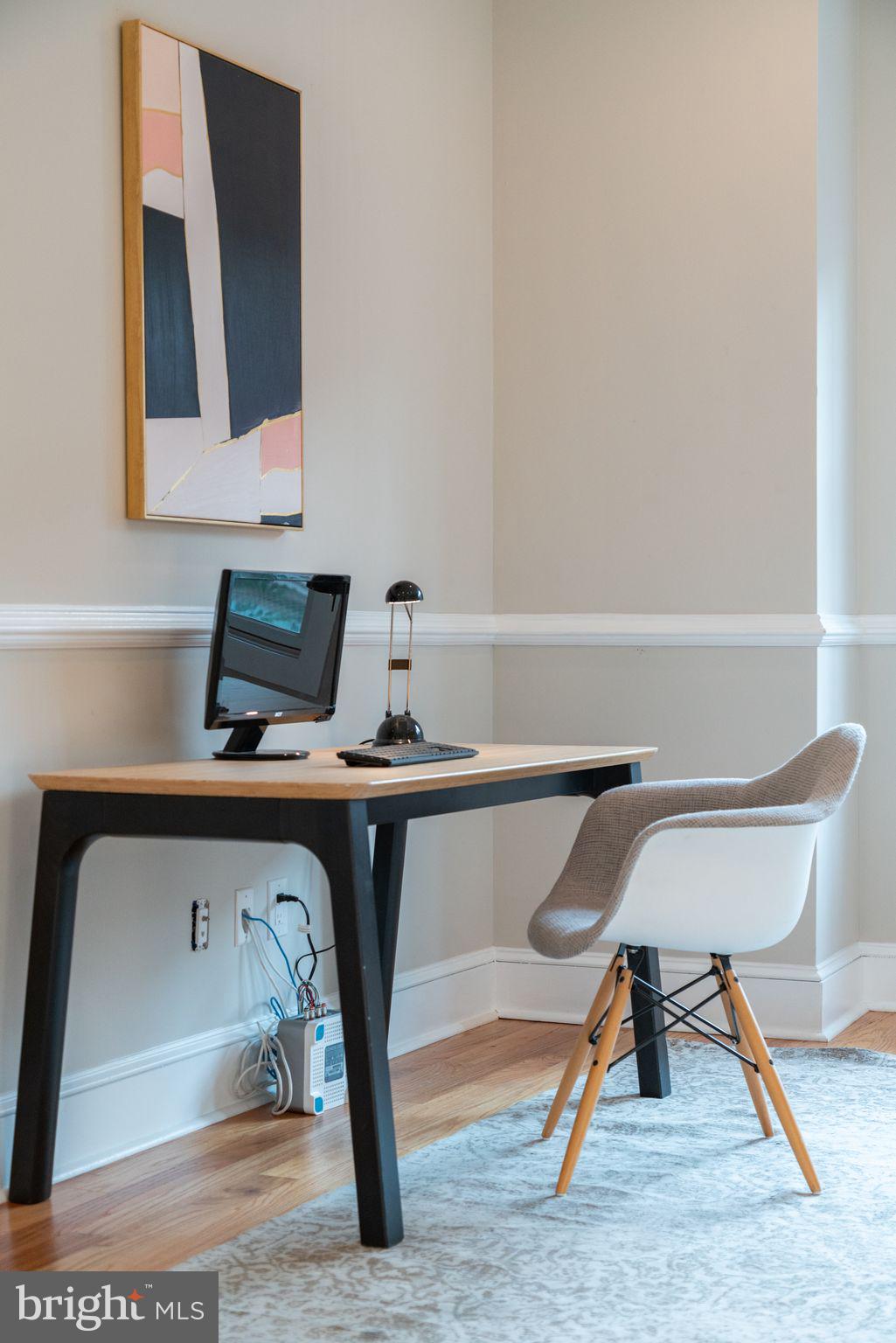 QUEEN VILLAGE - Residential