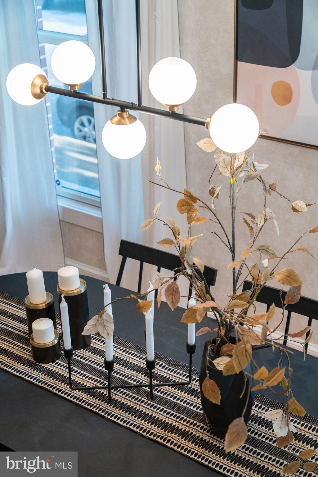 QUEEN VILLAGE - Residential