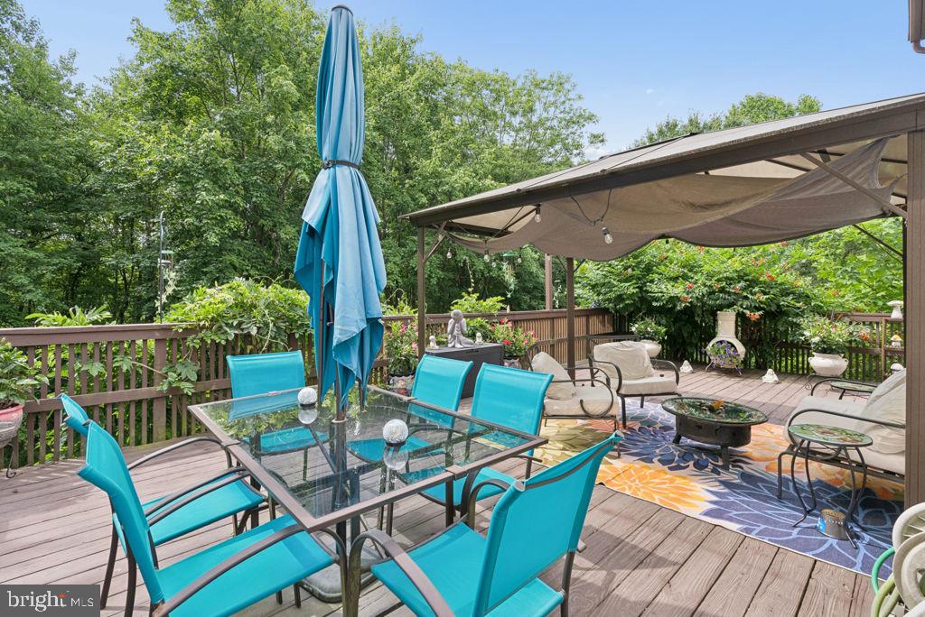 1212 TRILLIUM COURT