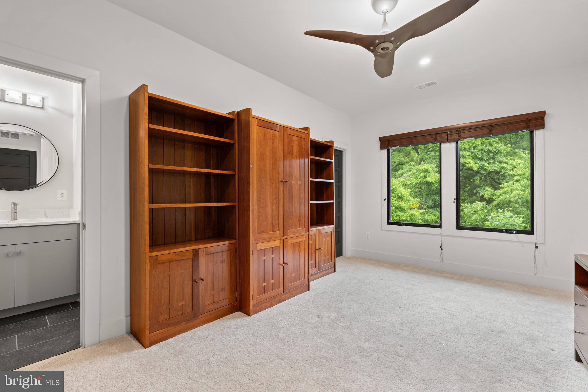 COUNTRY CLUB HILLS - Residential