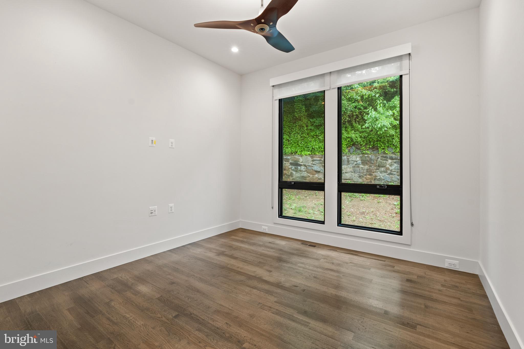 COUNTRY CLUB HILLS - Residential