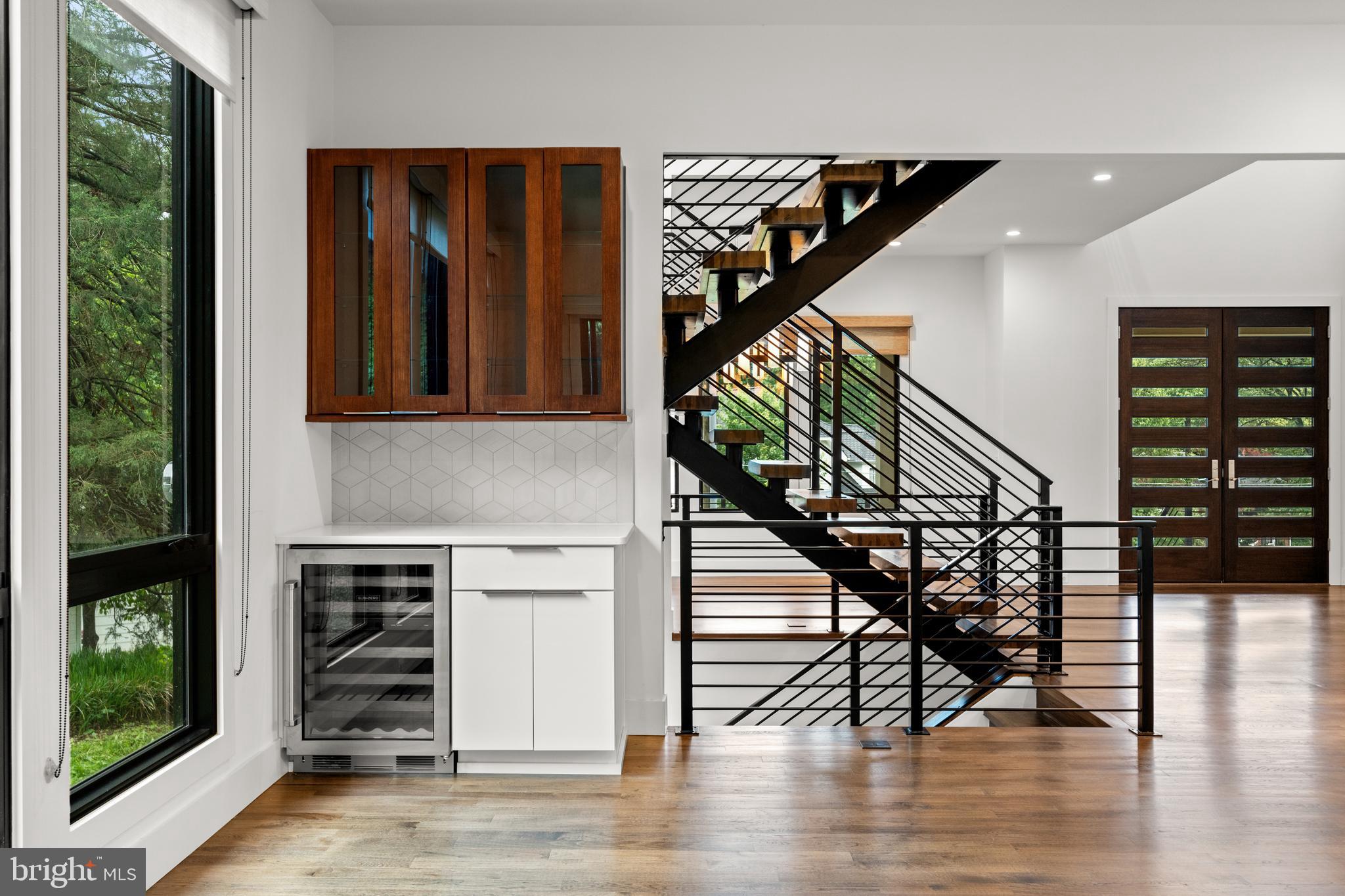 COUNTRY CLUB HILLS - Residential