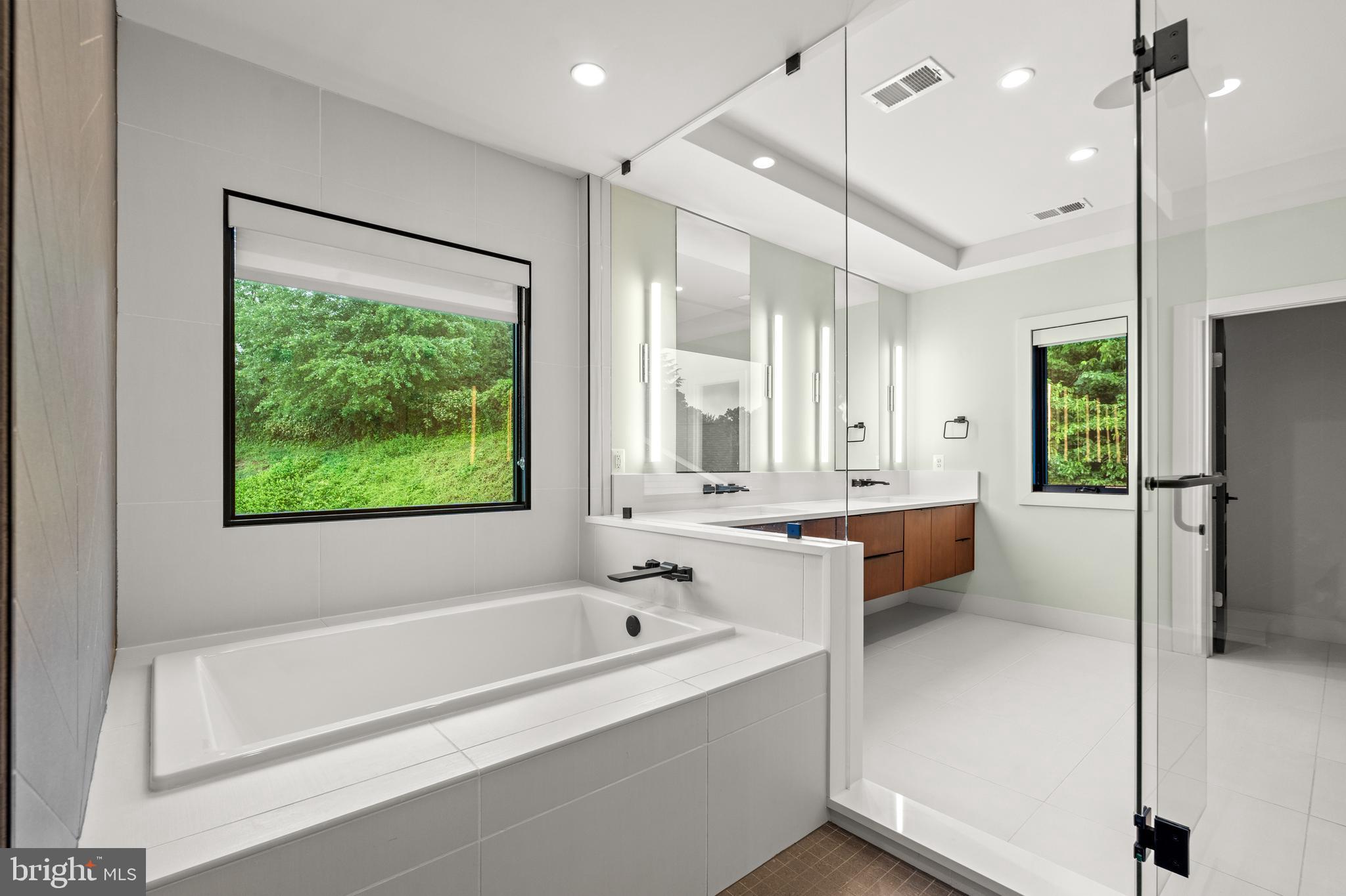 COUNTRY CLUB HILLS - Residential