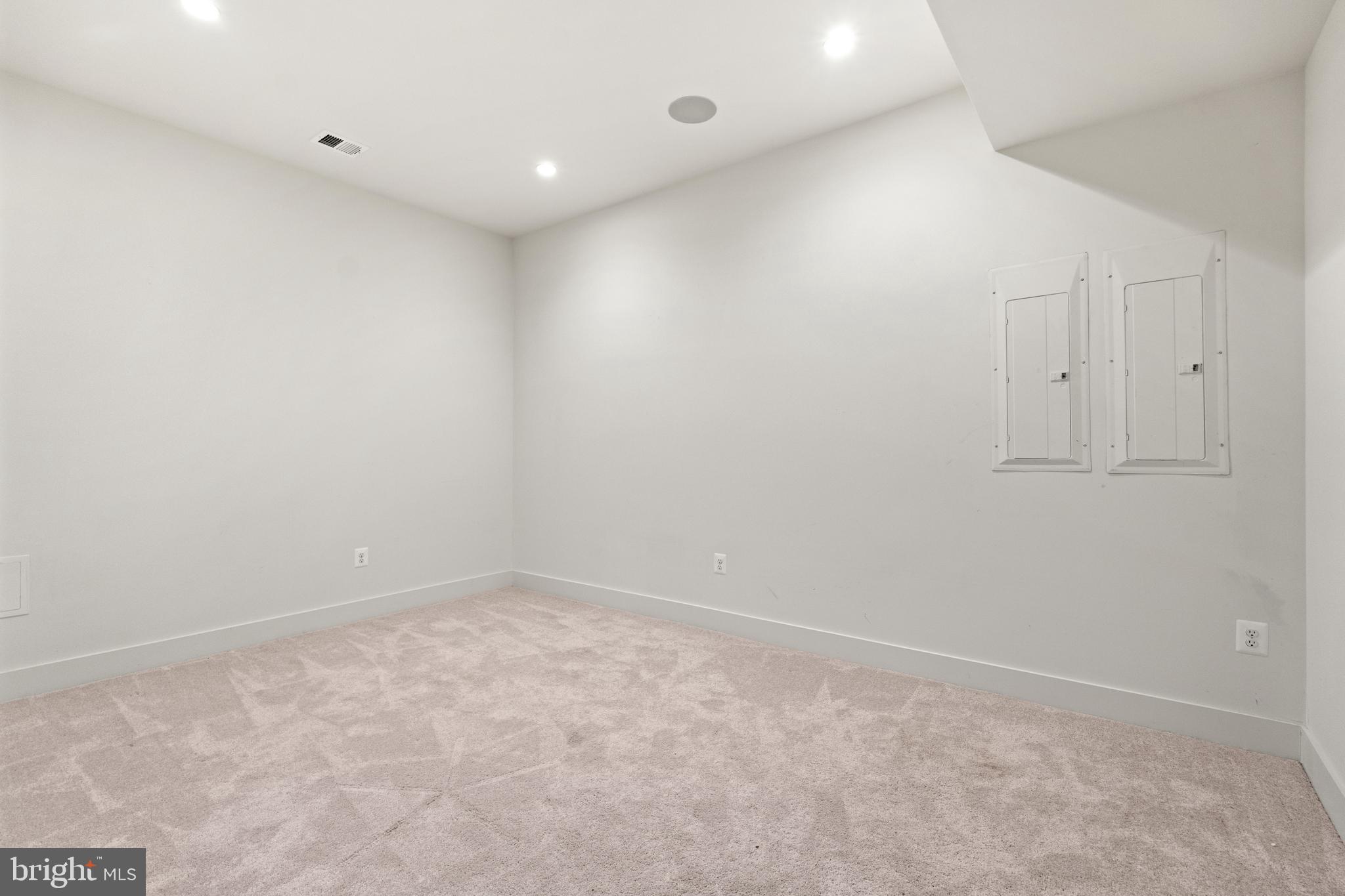 COUNTRY CLUB HILLS - Residential