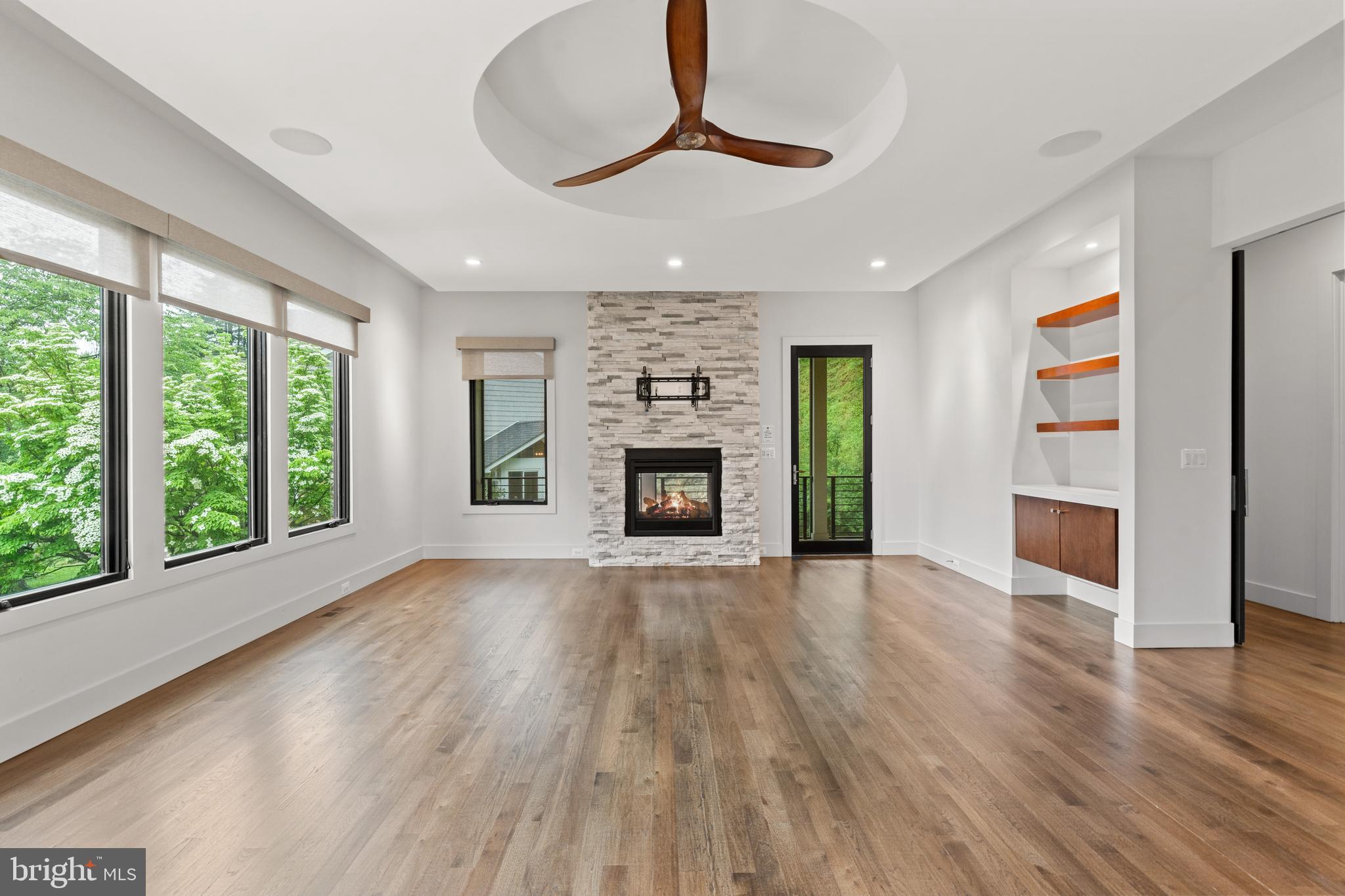 COUNTRY CLUB HILLS - Residential