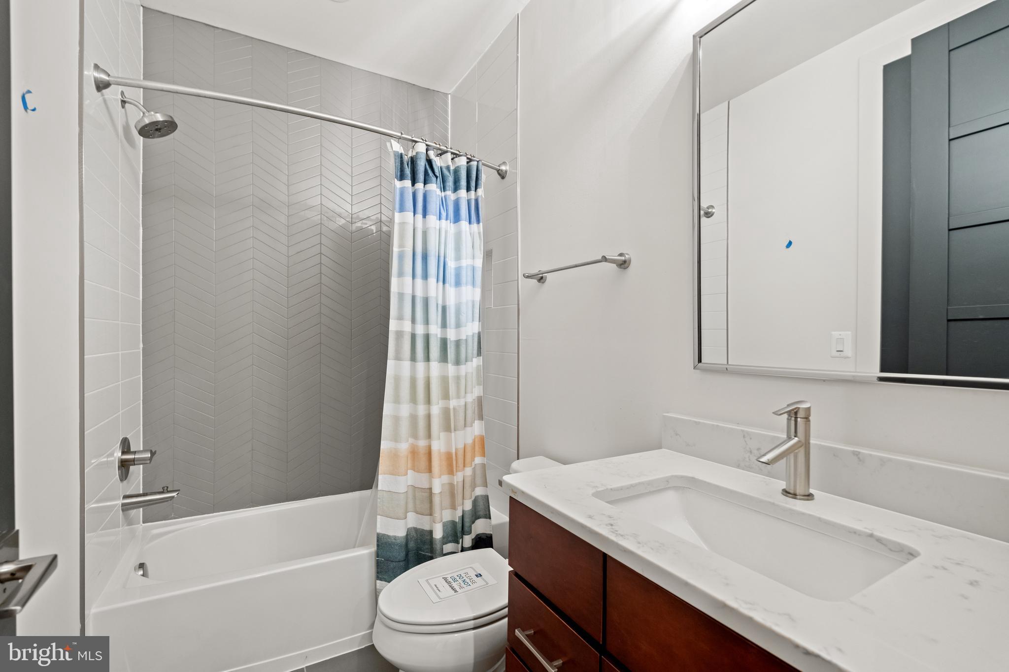 COUNTRY CLUB HILLS - Residential