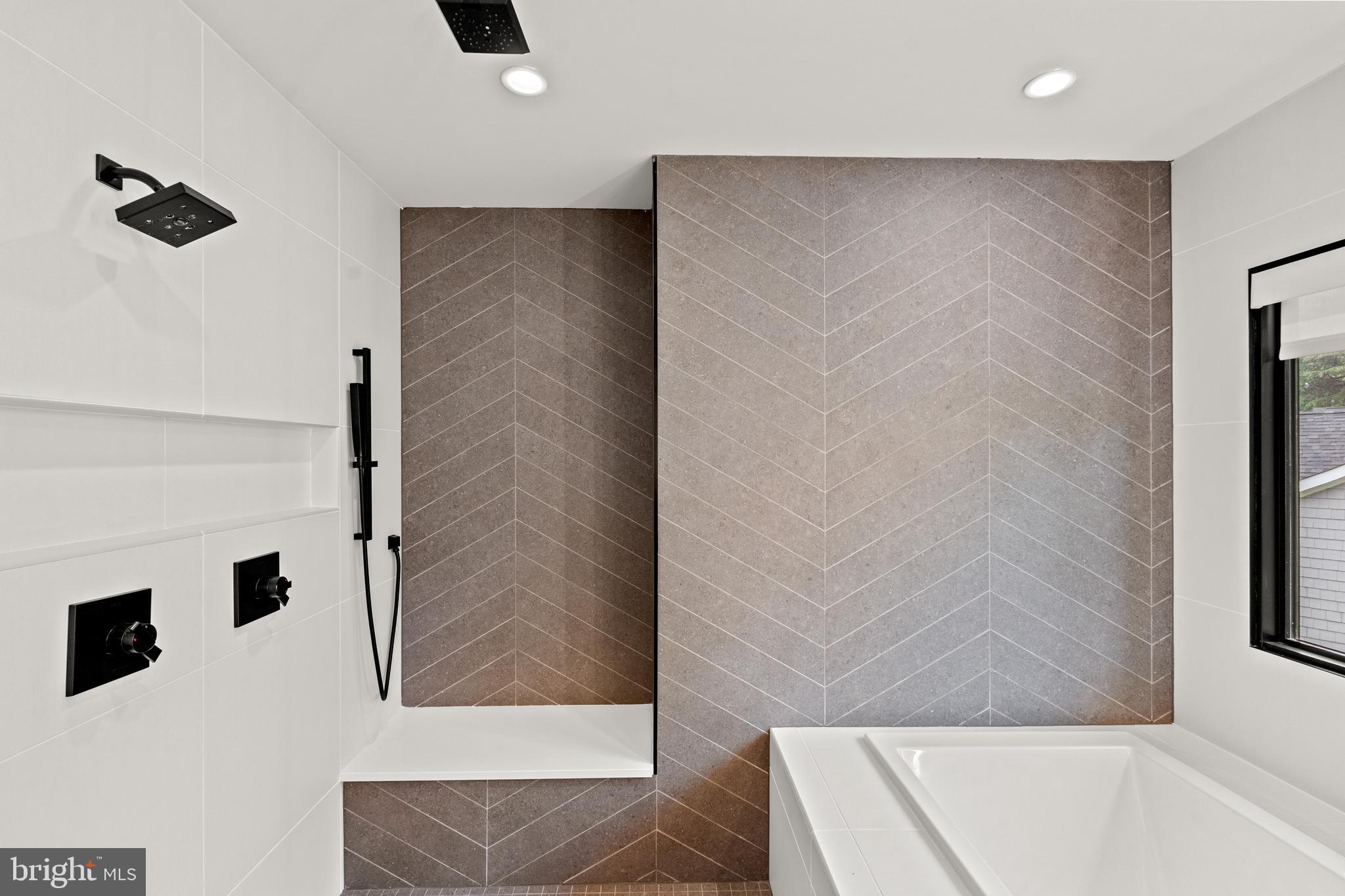 COUNTRY CLUB HILLS - Residential