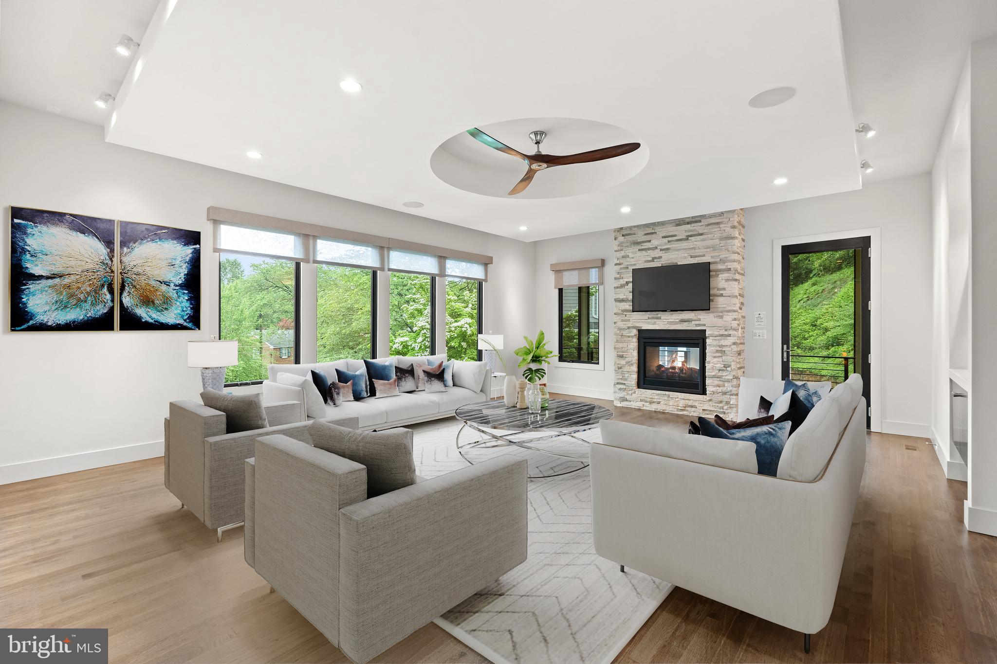 COUNTRY CLUB HILLS - Residential