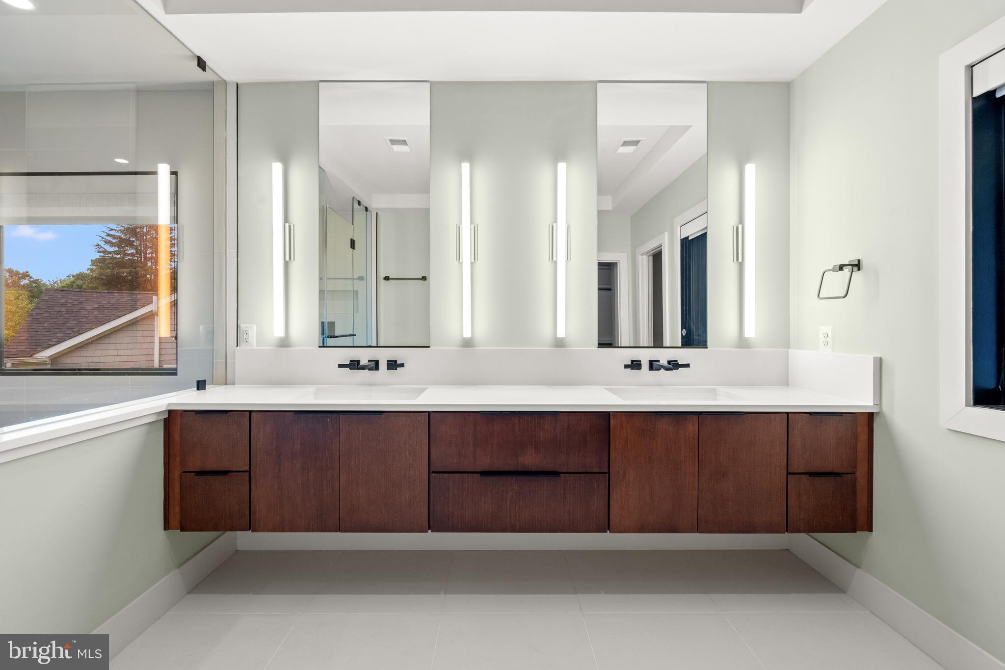 COUNTRY CLUB HILLS - Residential