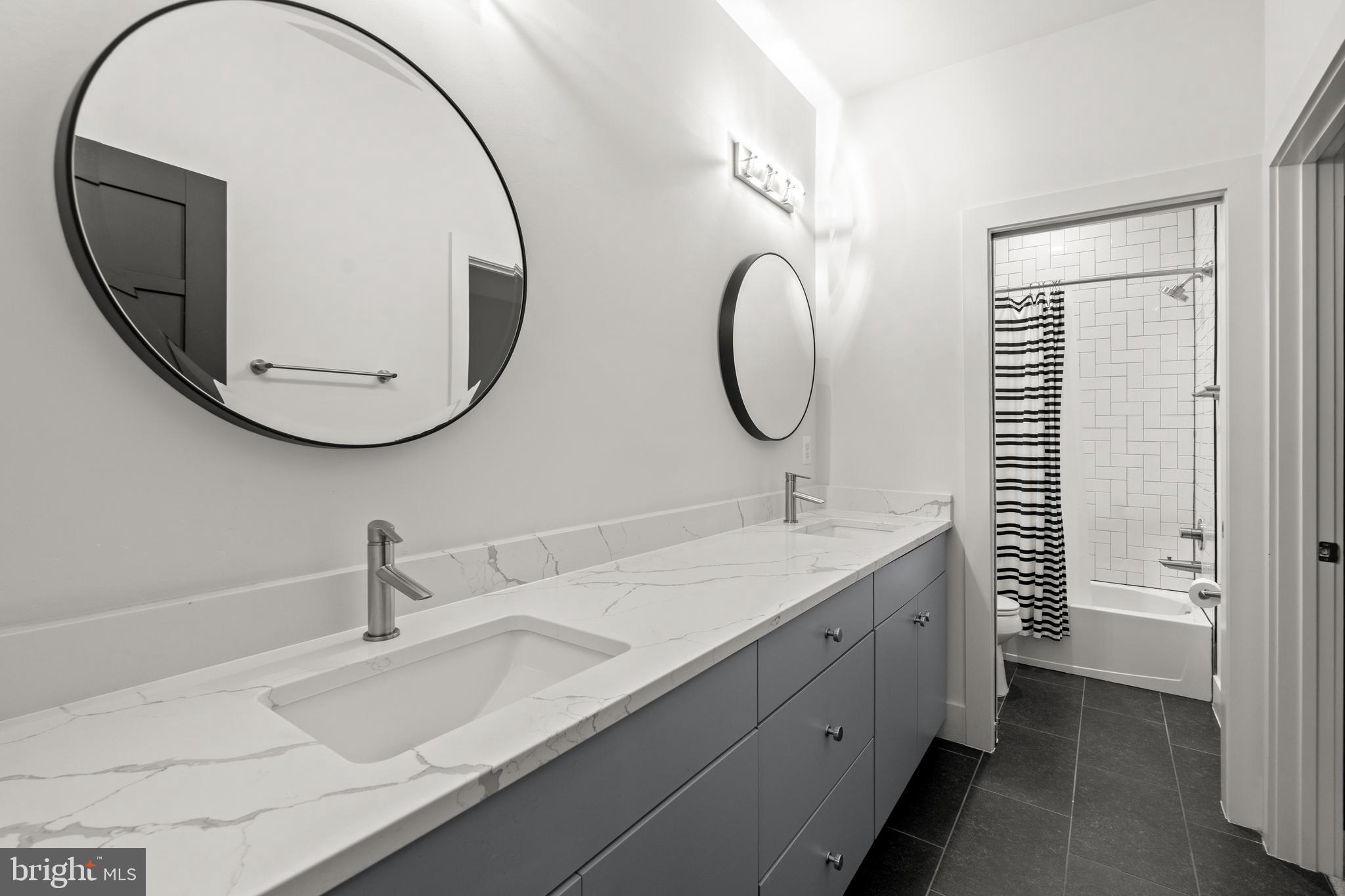 COUNTRY CLUB HILLS - Residential