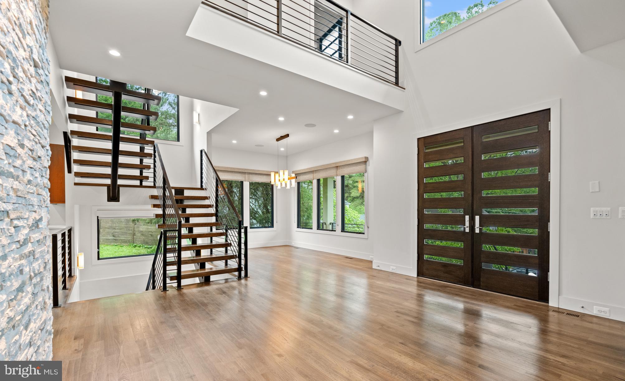 COUNTRY CLUB HILLS - Residential