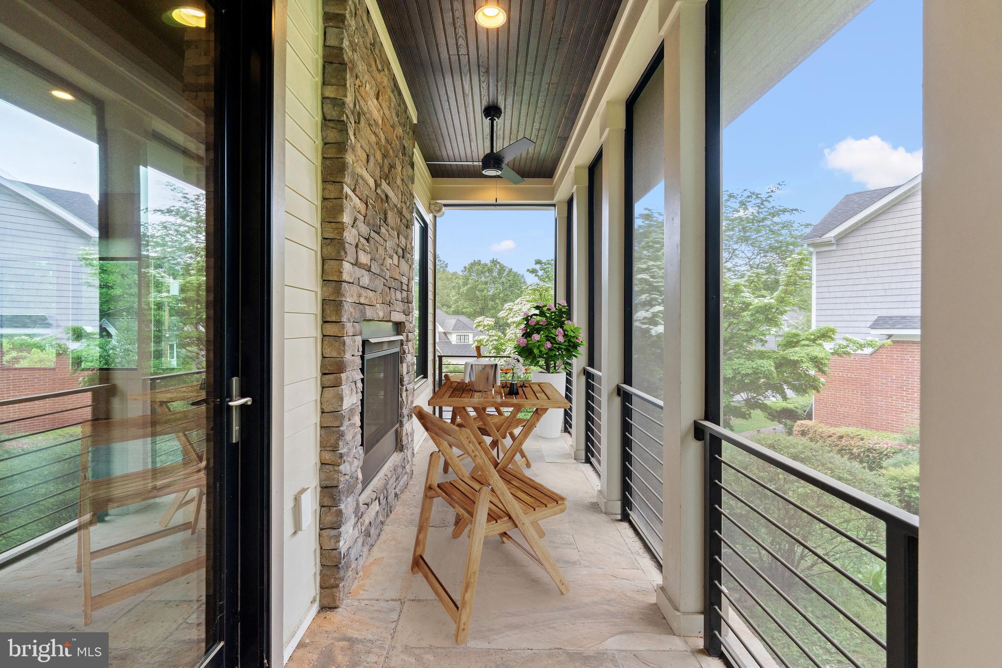 COUNTRY CLUB HILLS - Residential