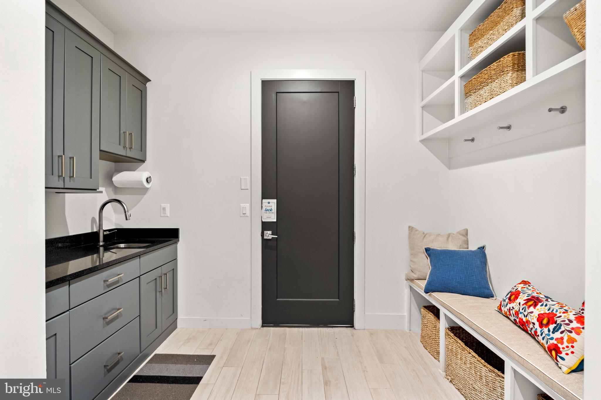 COUNTRY CLUB HILLS - Residential