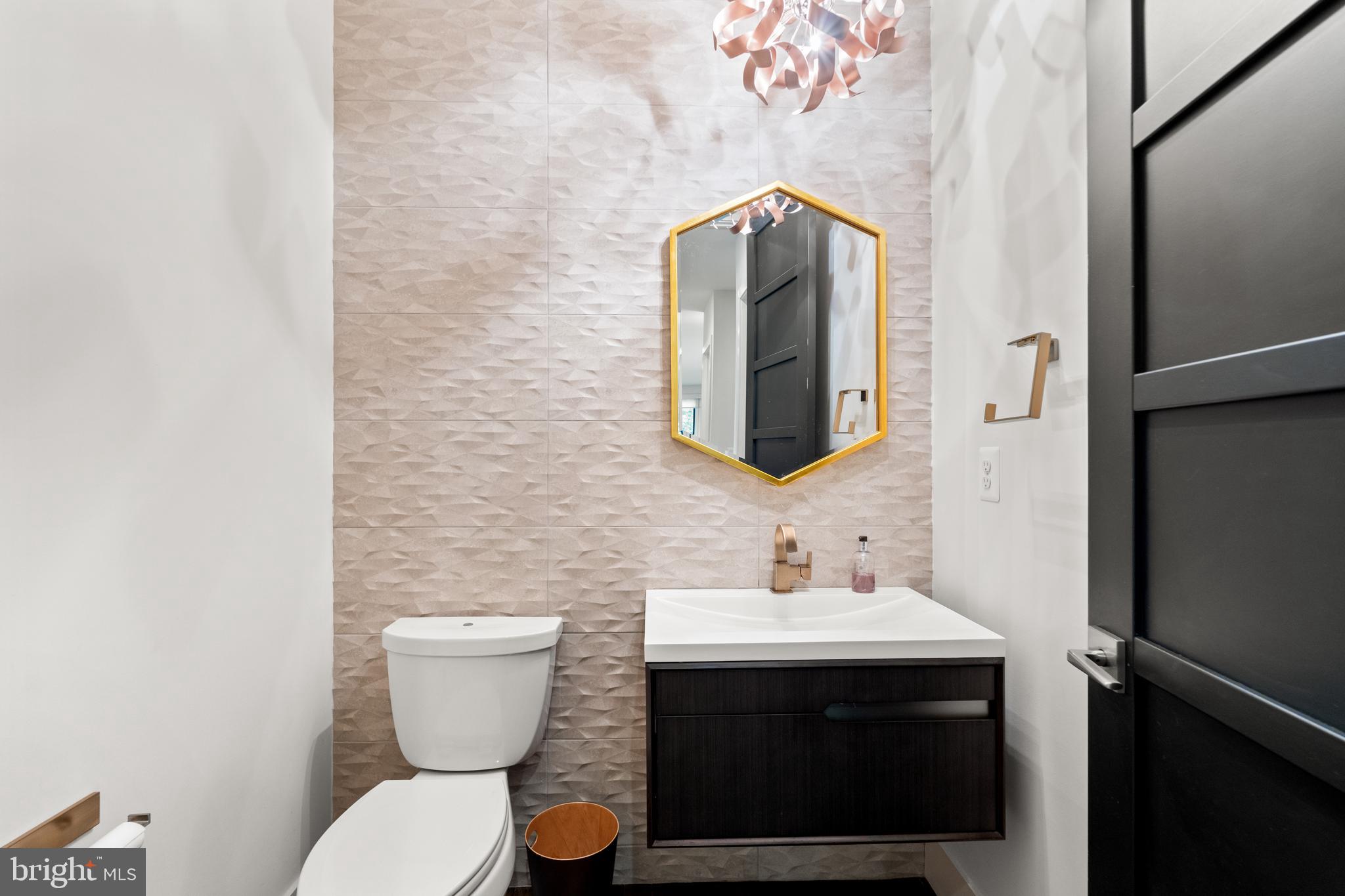 COUNTRY CLUB HILLS - Residential