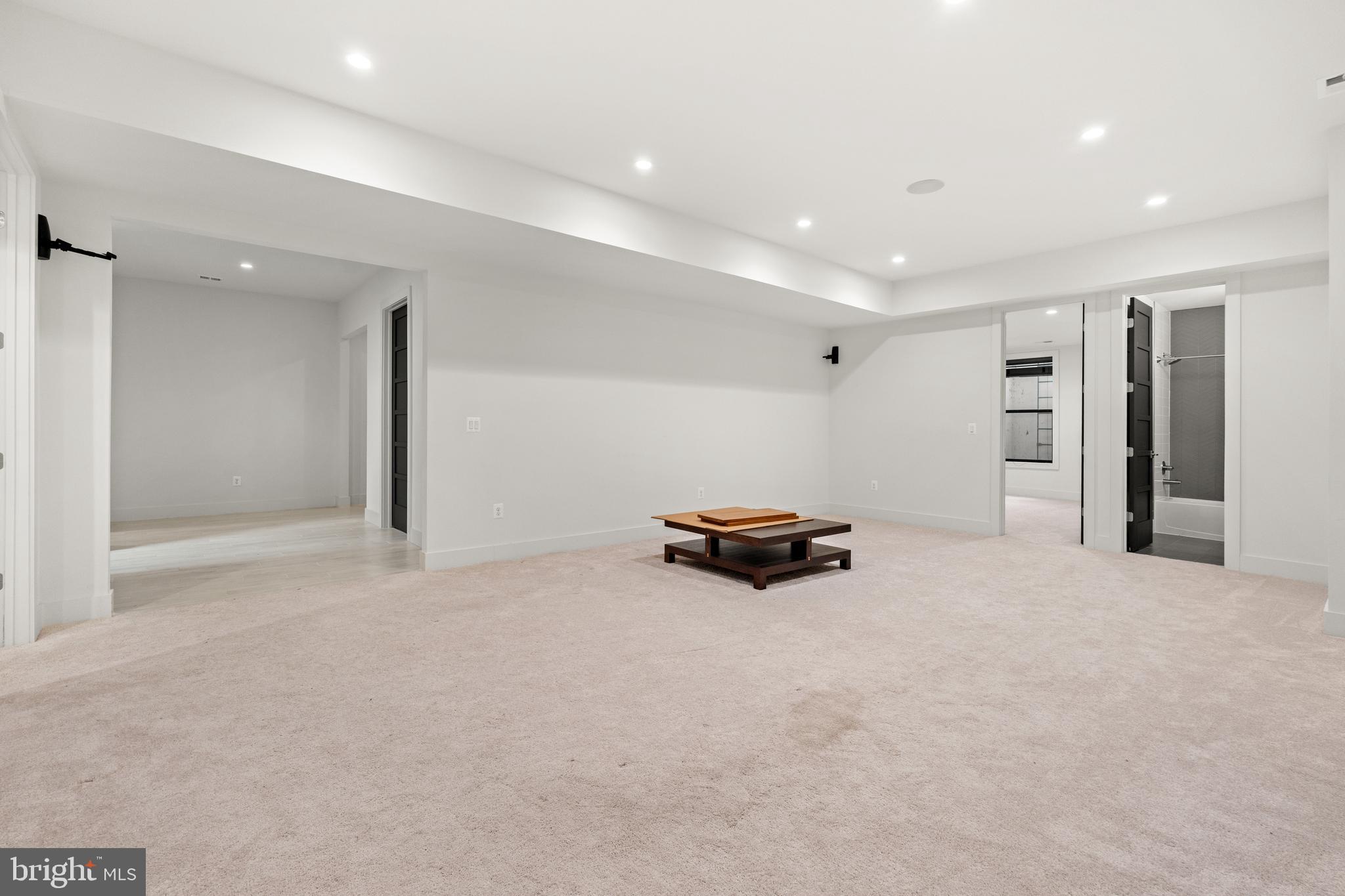 COUNTRY CLUB HILLS - Residential