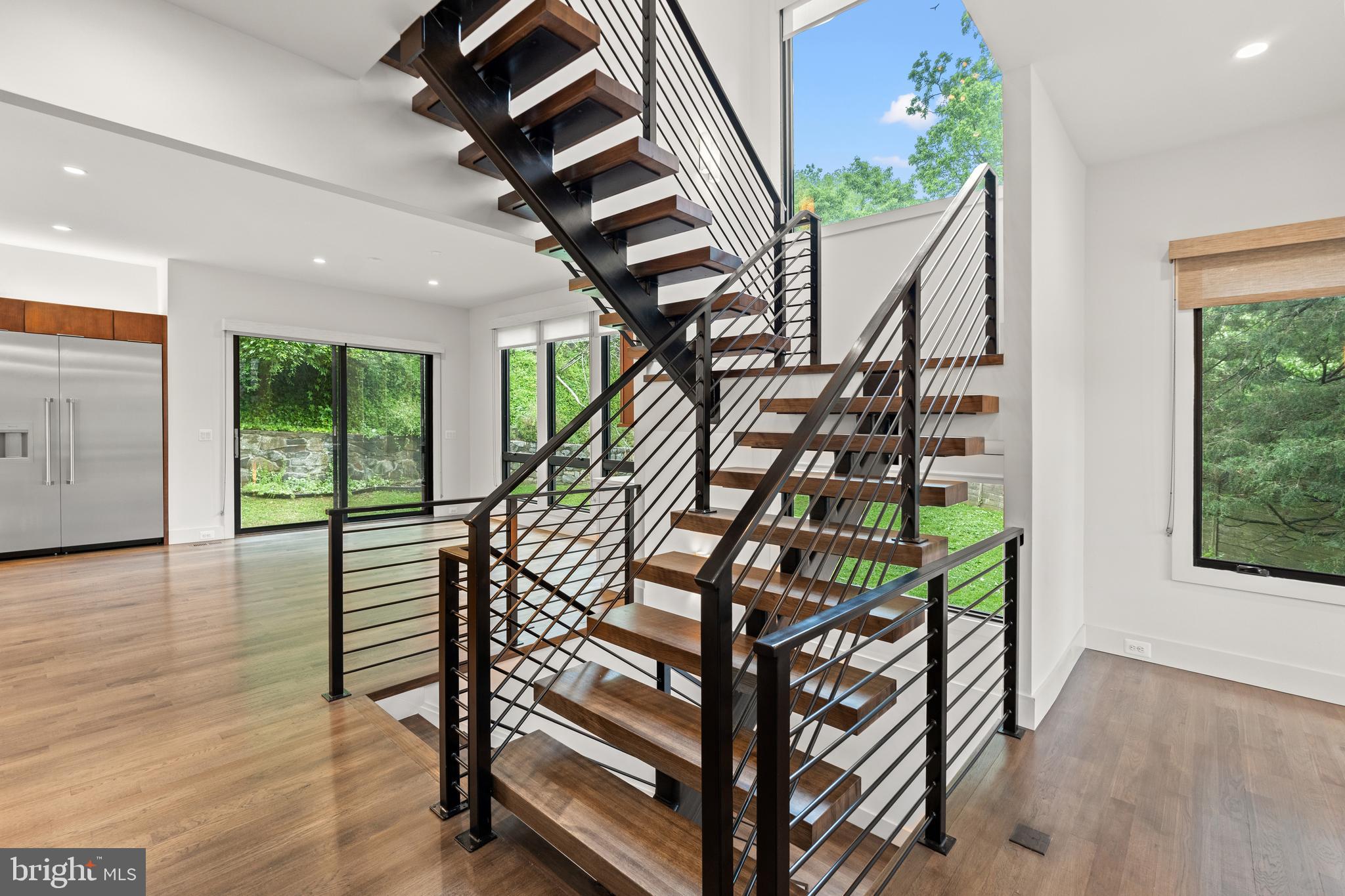 COUNTRY CLUB HILLS - Residential