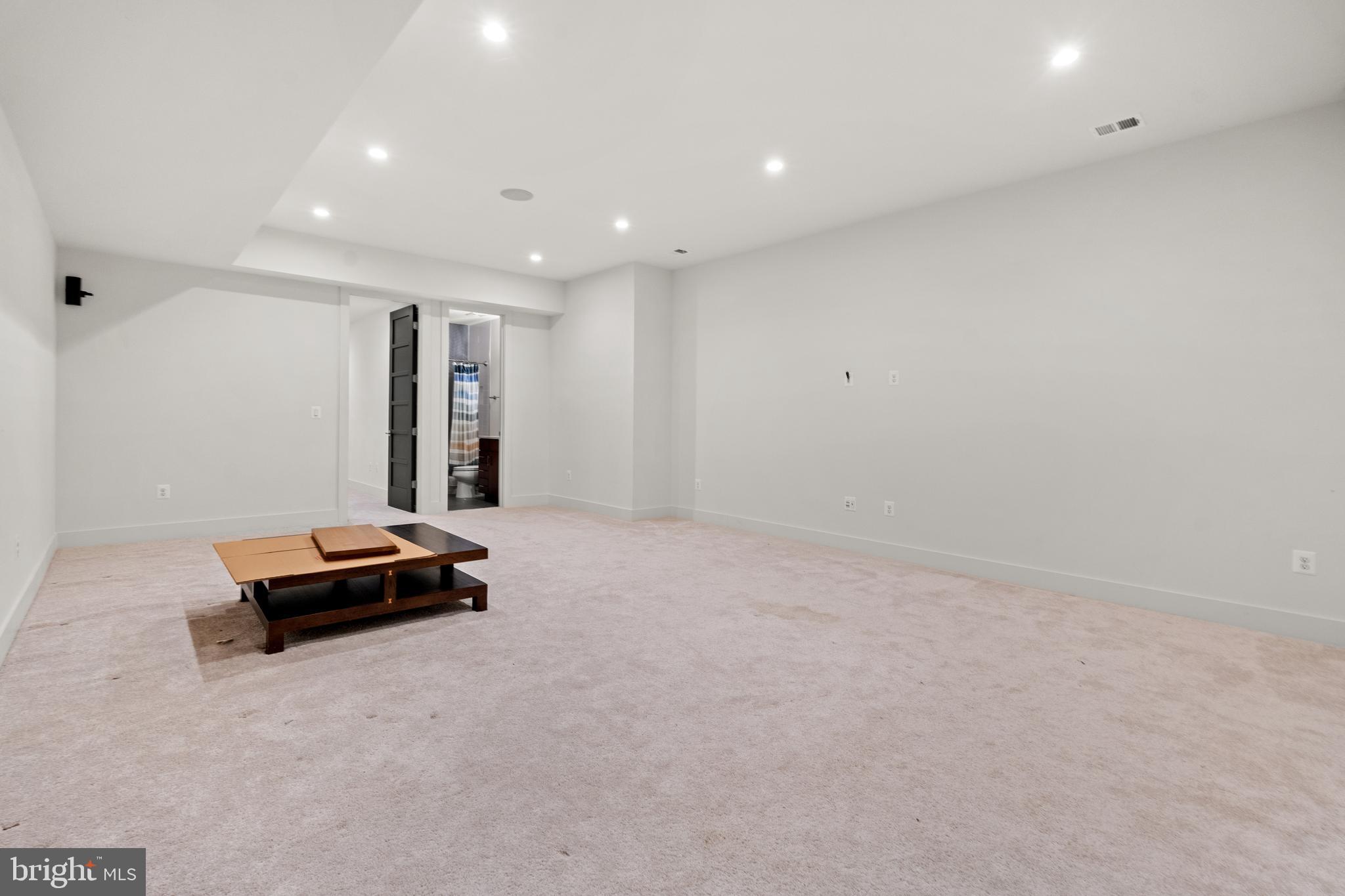 COUNTRY CLUB HILLS - Residential