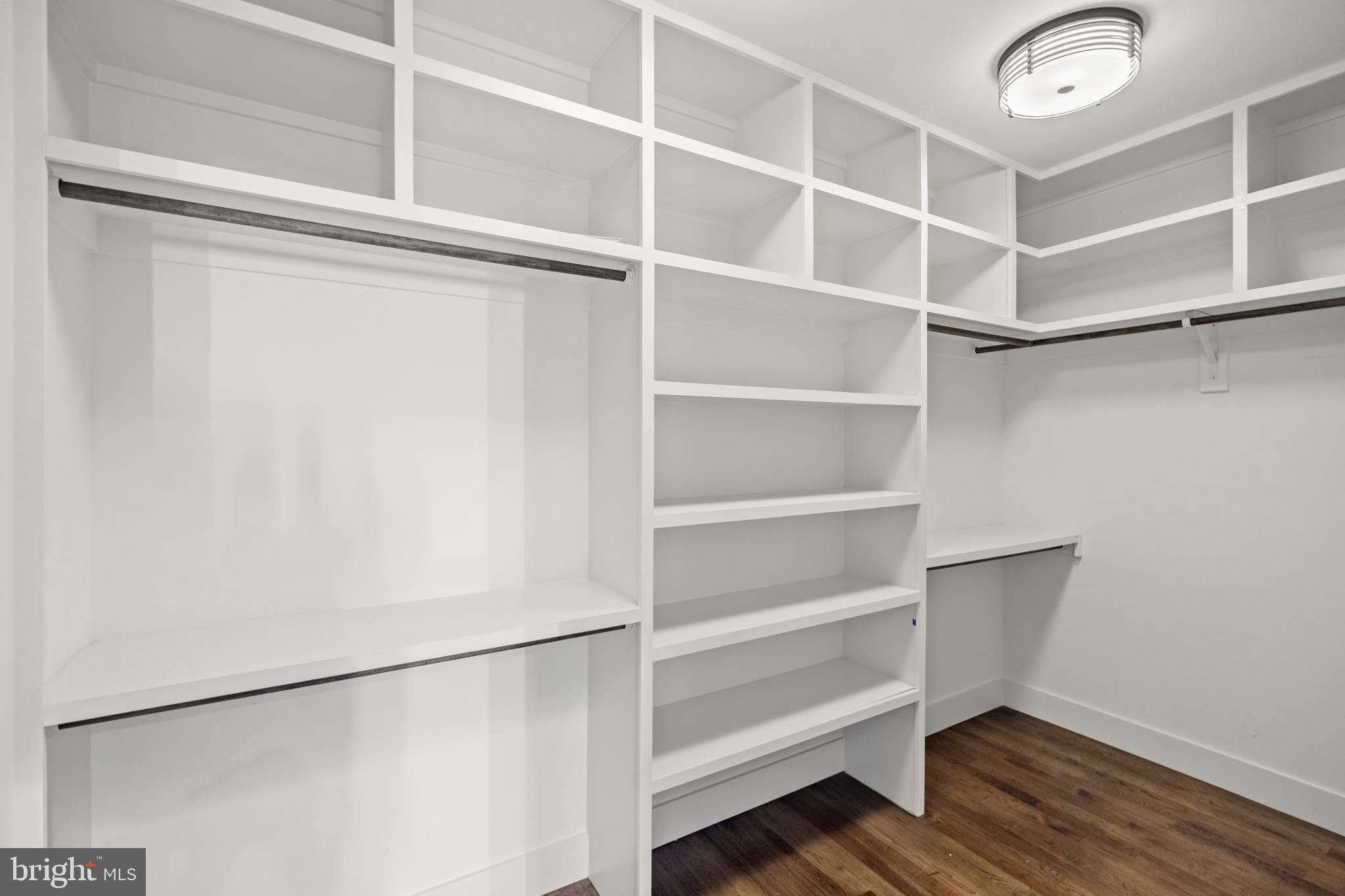 COUNTRY CLUB HILLS - Residential