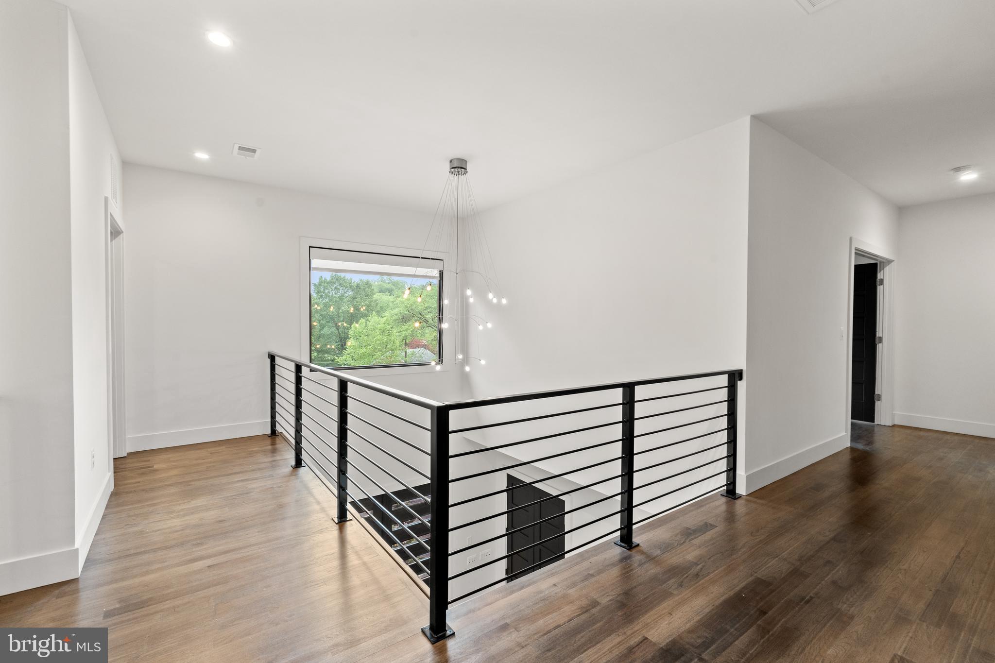 COUNTRY CLUB HILLS - Residential