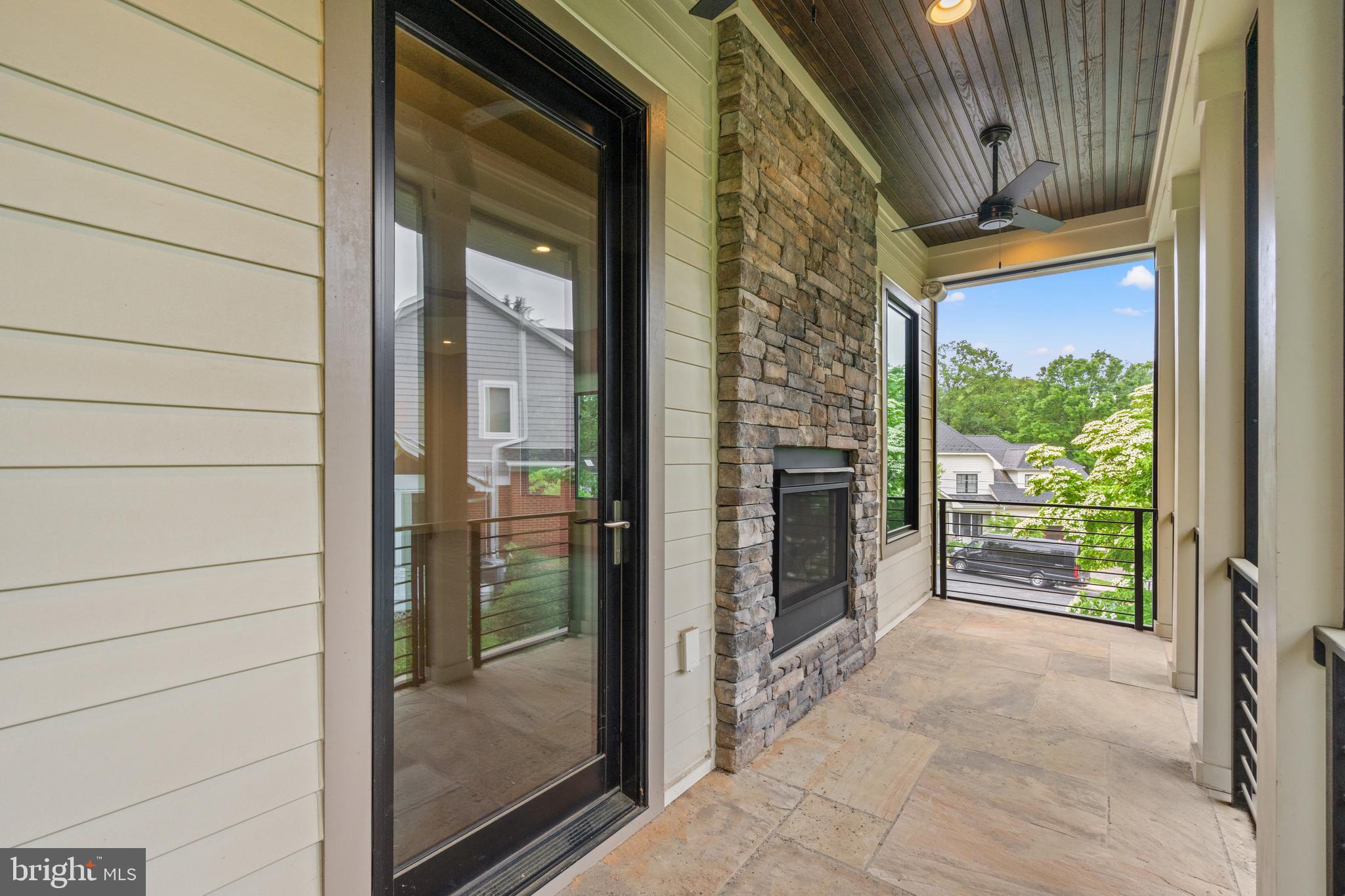 COUNTRY CLUB HILLS - Residential