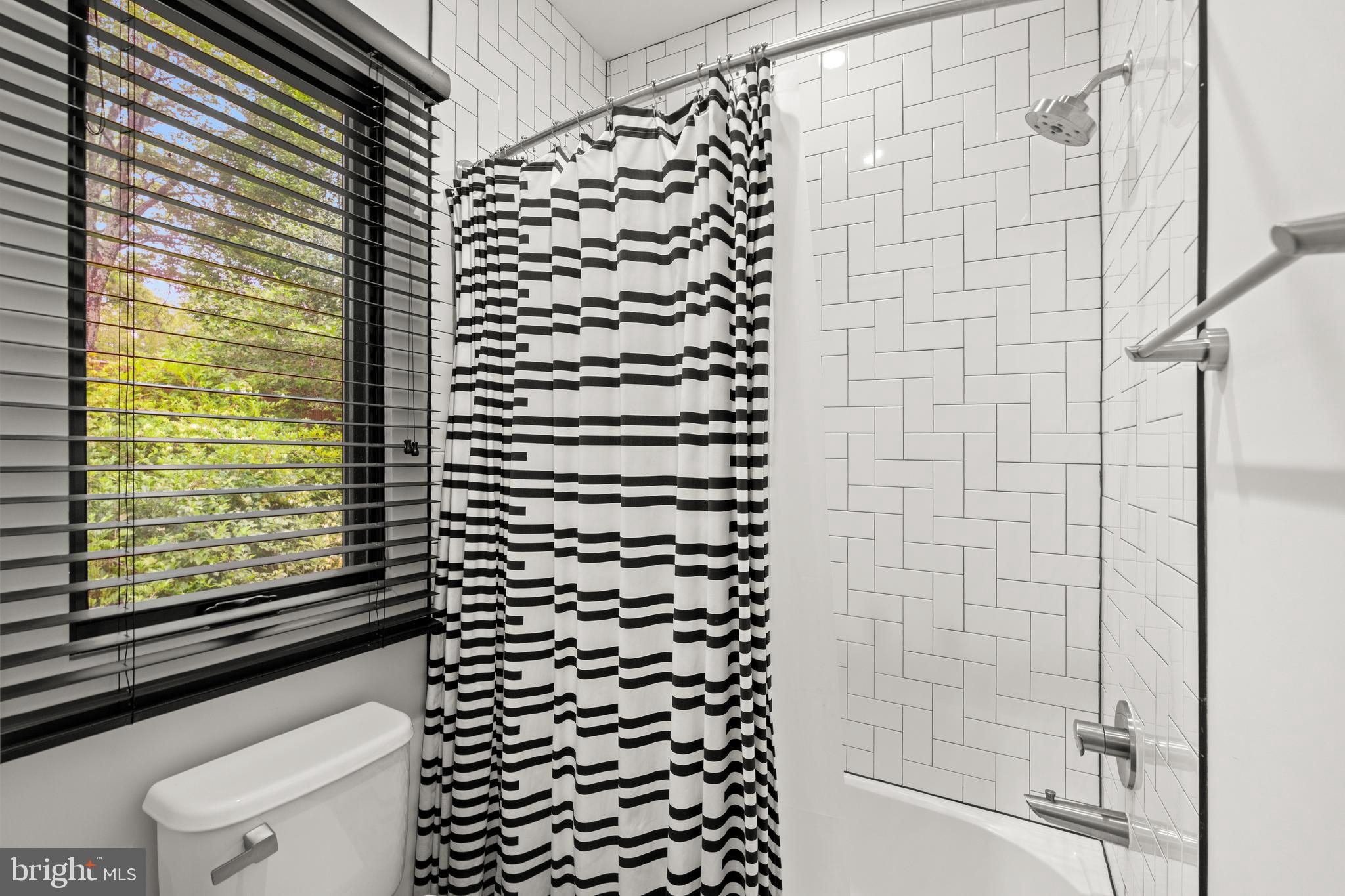 COUNTRY CLUB HILLS - Residential