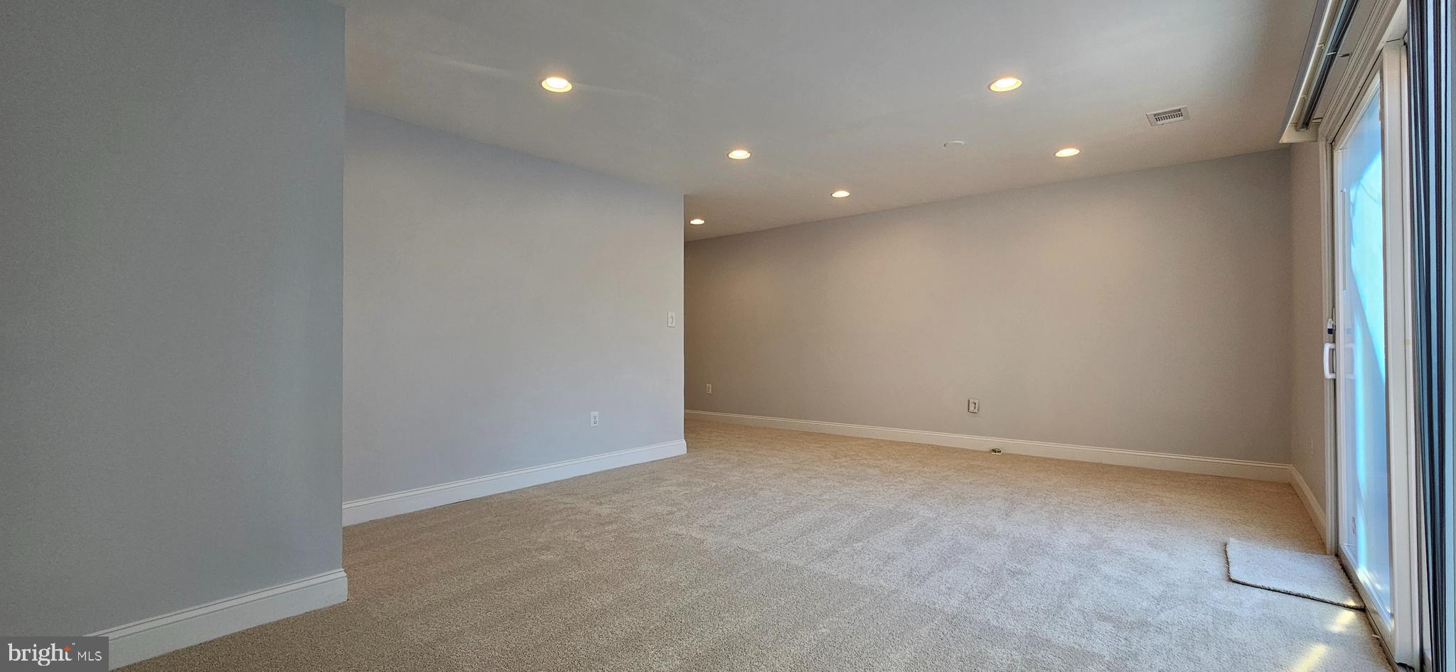 PINEWOOD STATION - Residential