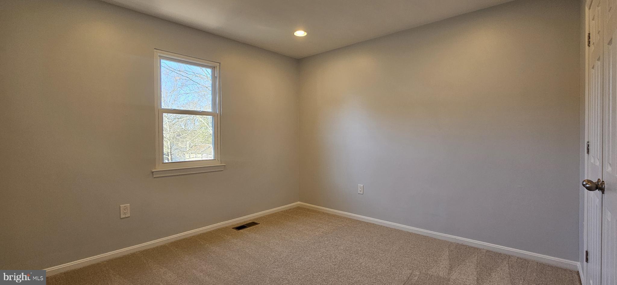 PINEWOOD STATION - Residential