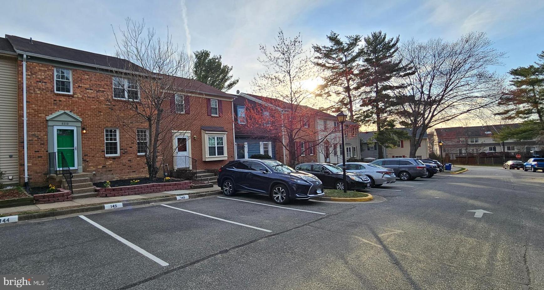 PINEWOOD STATION - Residential