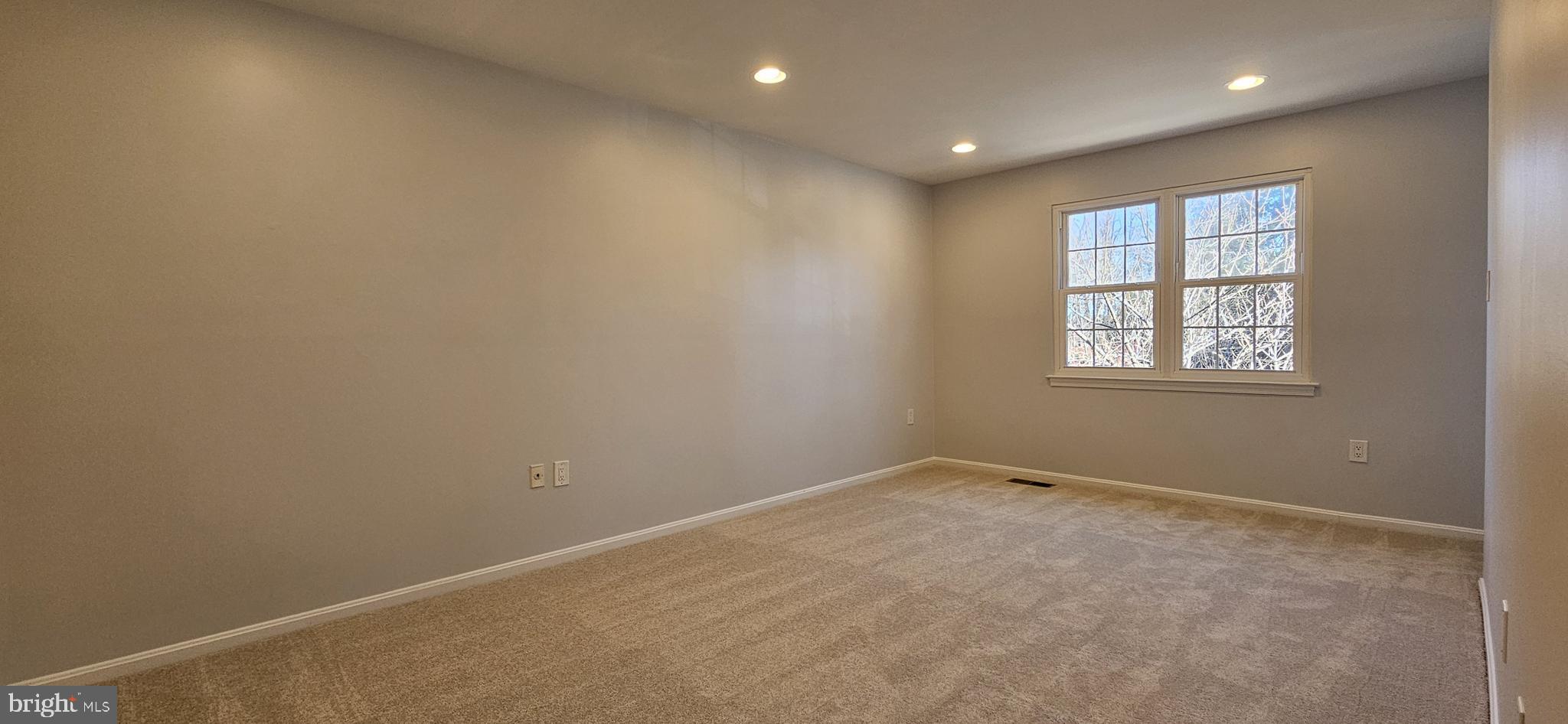 PINEWOOD STATION - Residential