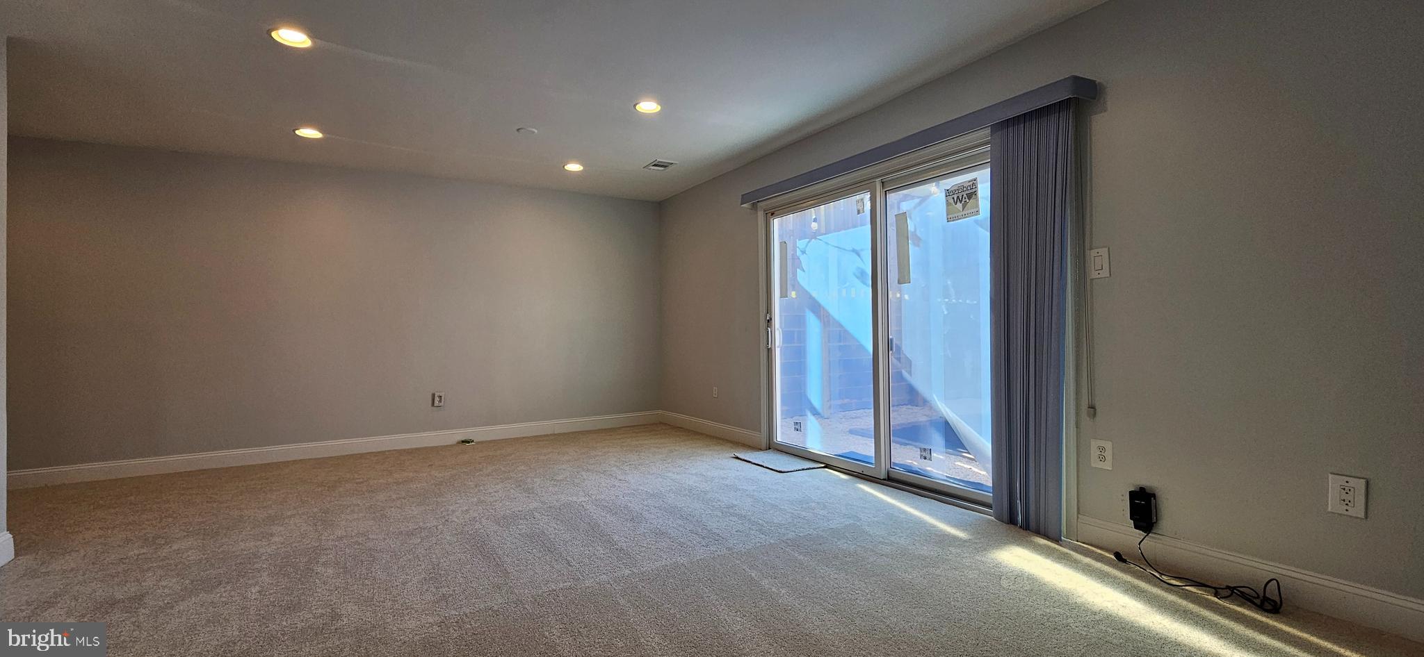 PINEWOOD STATION - Residential