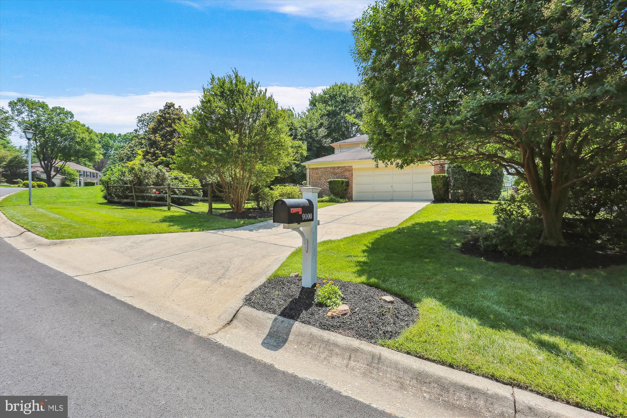 9100 HUNTING HORN LANE