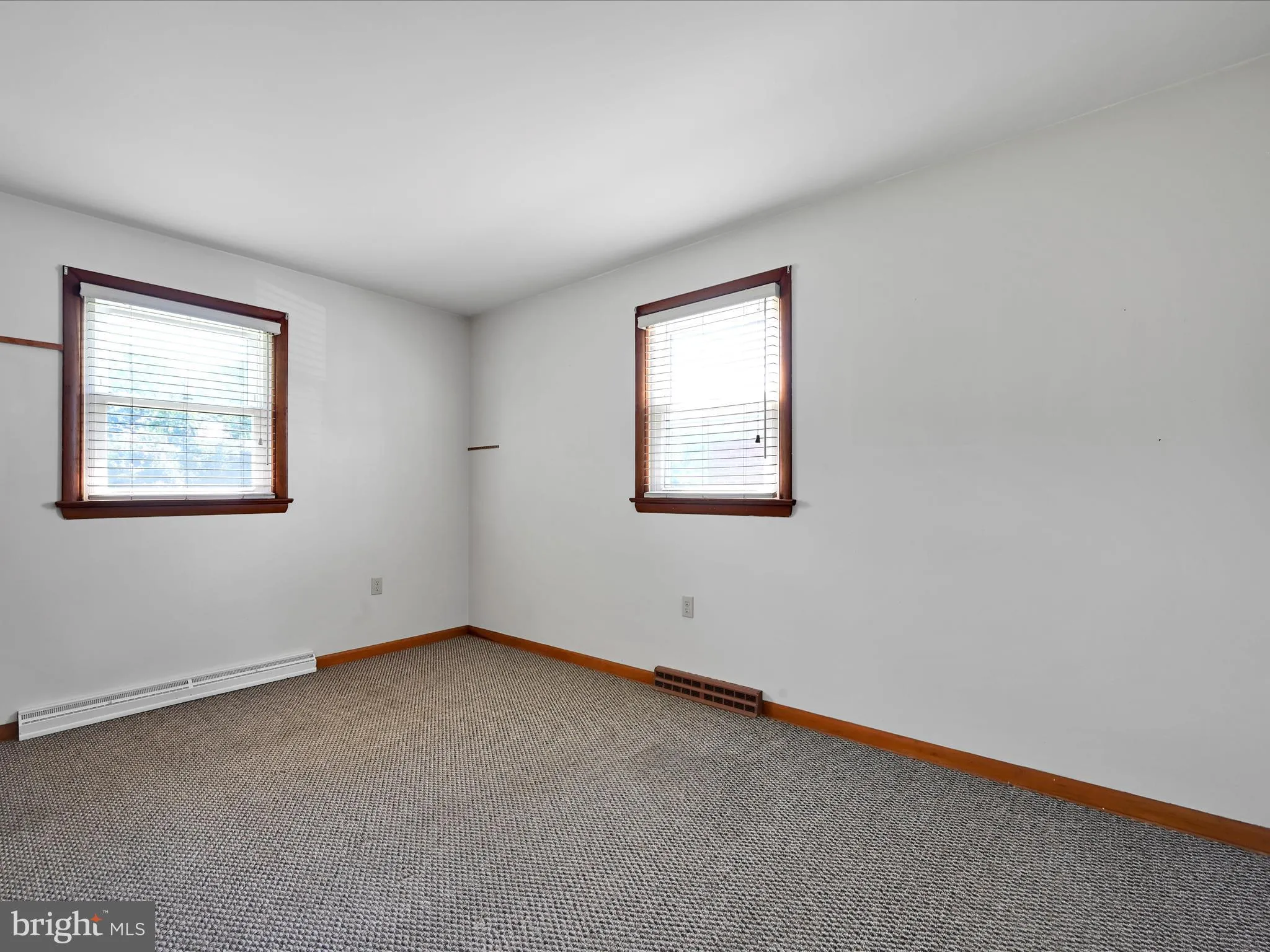 Manheim, Pennsylvania 17545, United States, 2 Bedrooms Bedrooms, ,1 BathroomBathrooms,Residential,Pending,181257