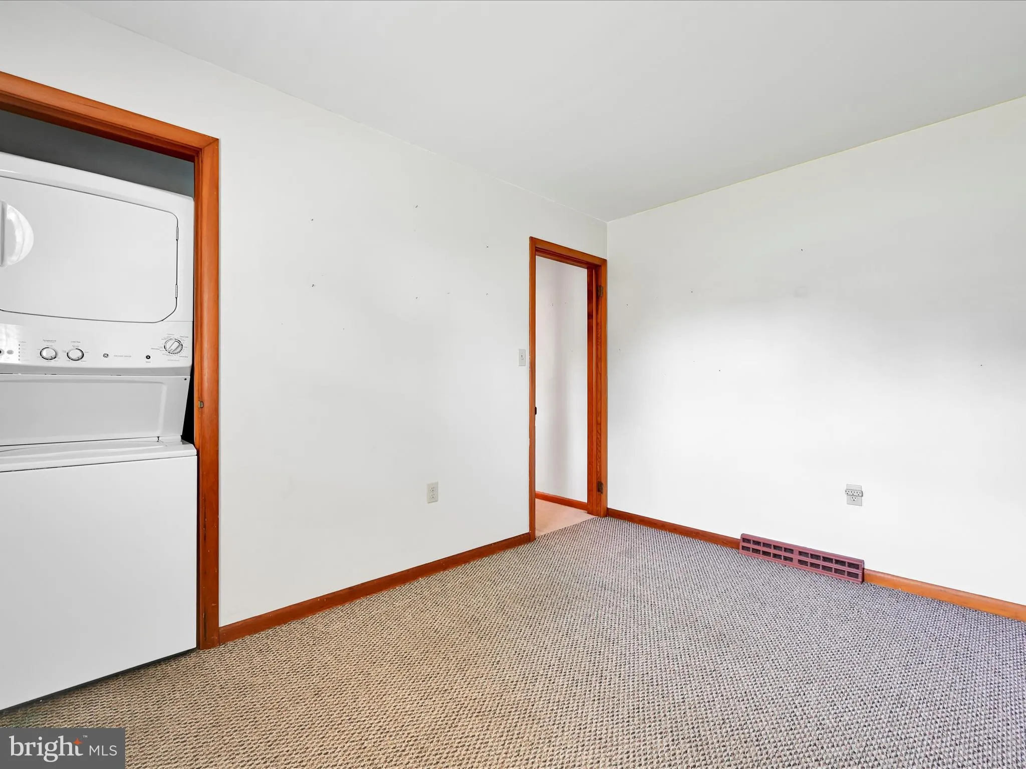 Manheim, Pennsylvania 17545, United States, 2 Bedrooms Bedrooms, ,1 BathroomBathrooms,Residential,Pending,181257