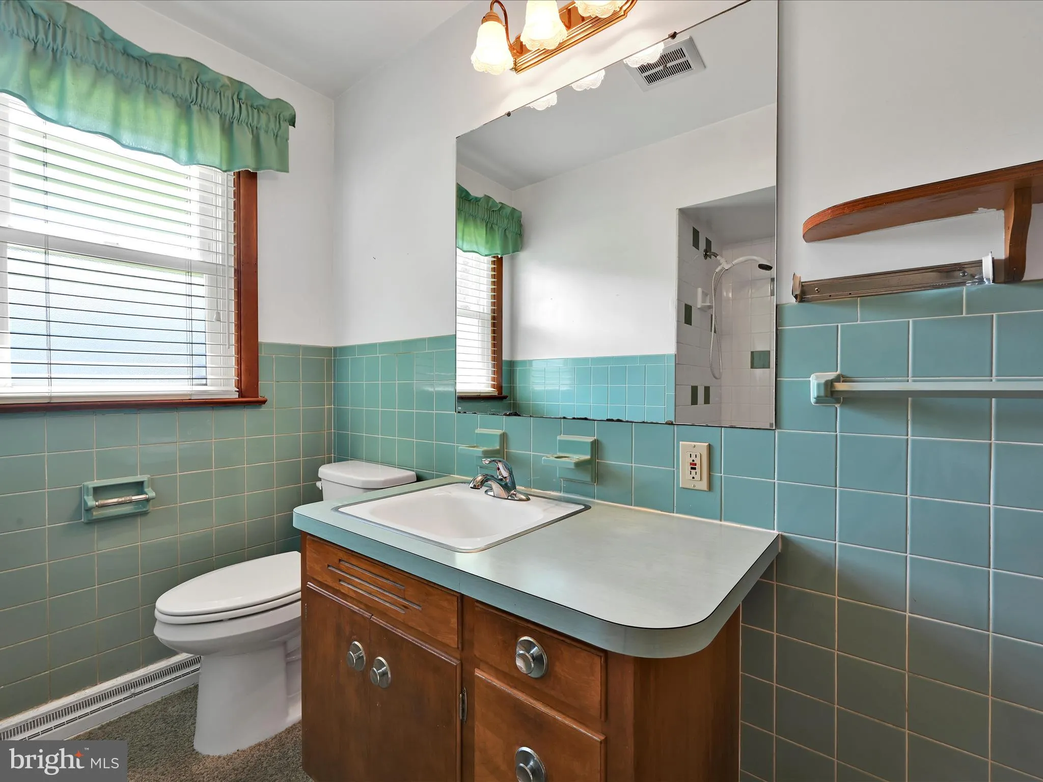 Manheim, Pennsylvania 17545, United States, 2 Bedrooms Bedrooms, ,1 BathroomBathrooms,Residential,Pending,181257