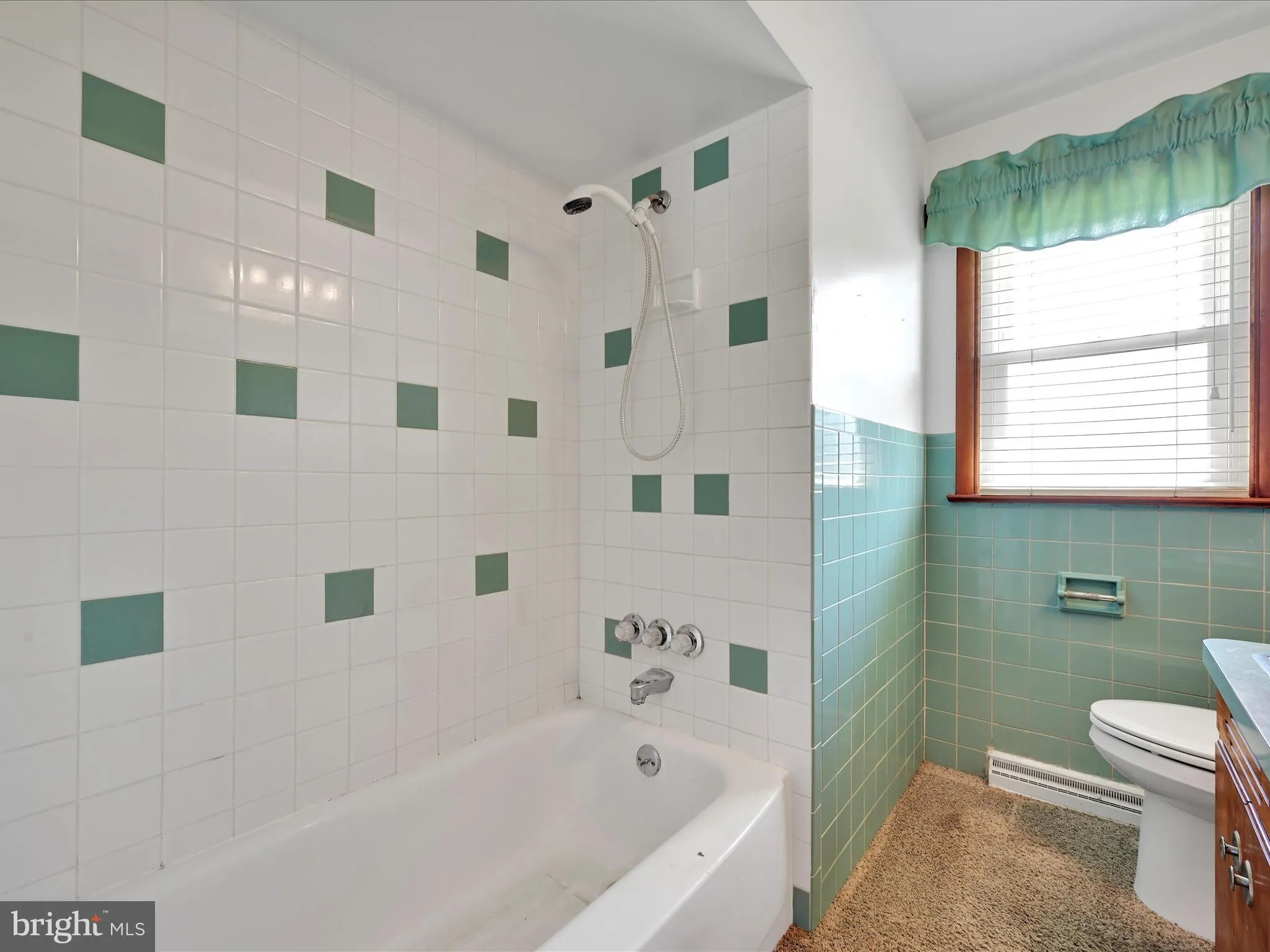 Manheim, Pennsylvania 17545, United States, 2 Bedrooms Bedrooms, ,1 BathroomBathrooms,Residential,Pending,181257