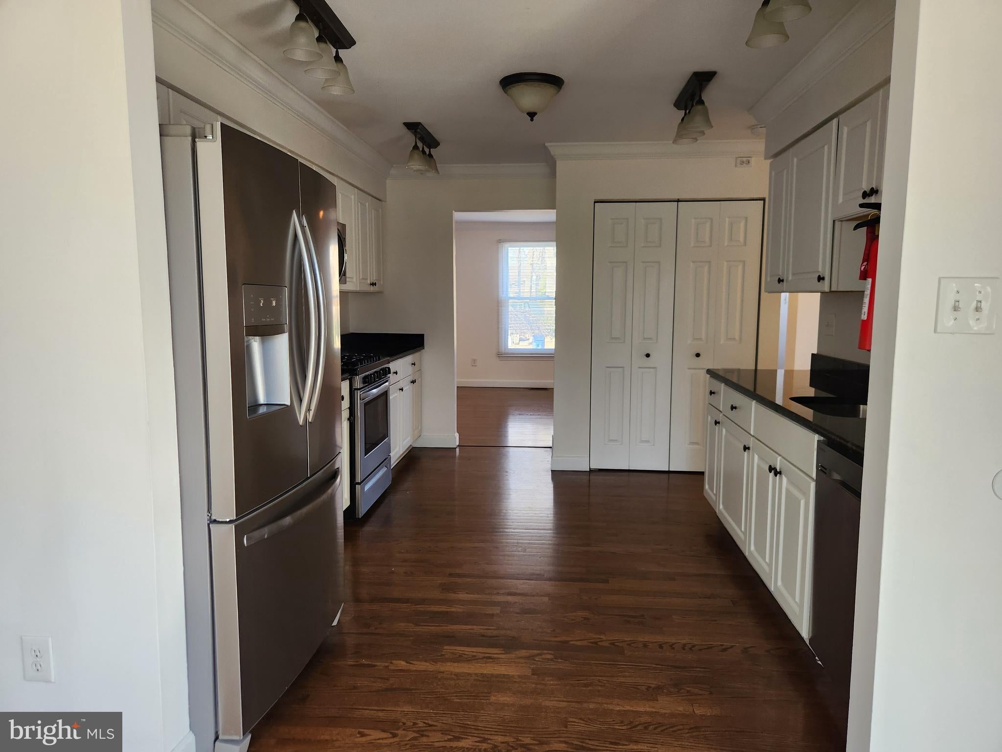 4 ORIOLE DRIVE