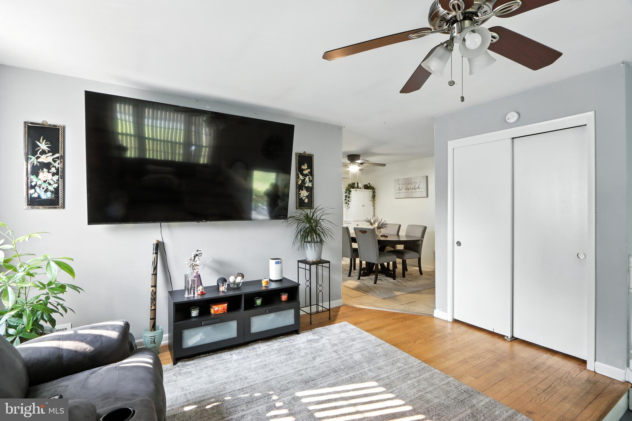 828 LYNN LEE DRIVE