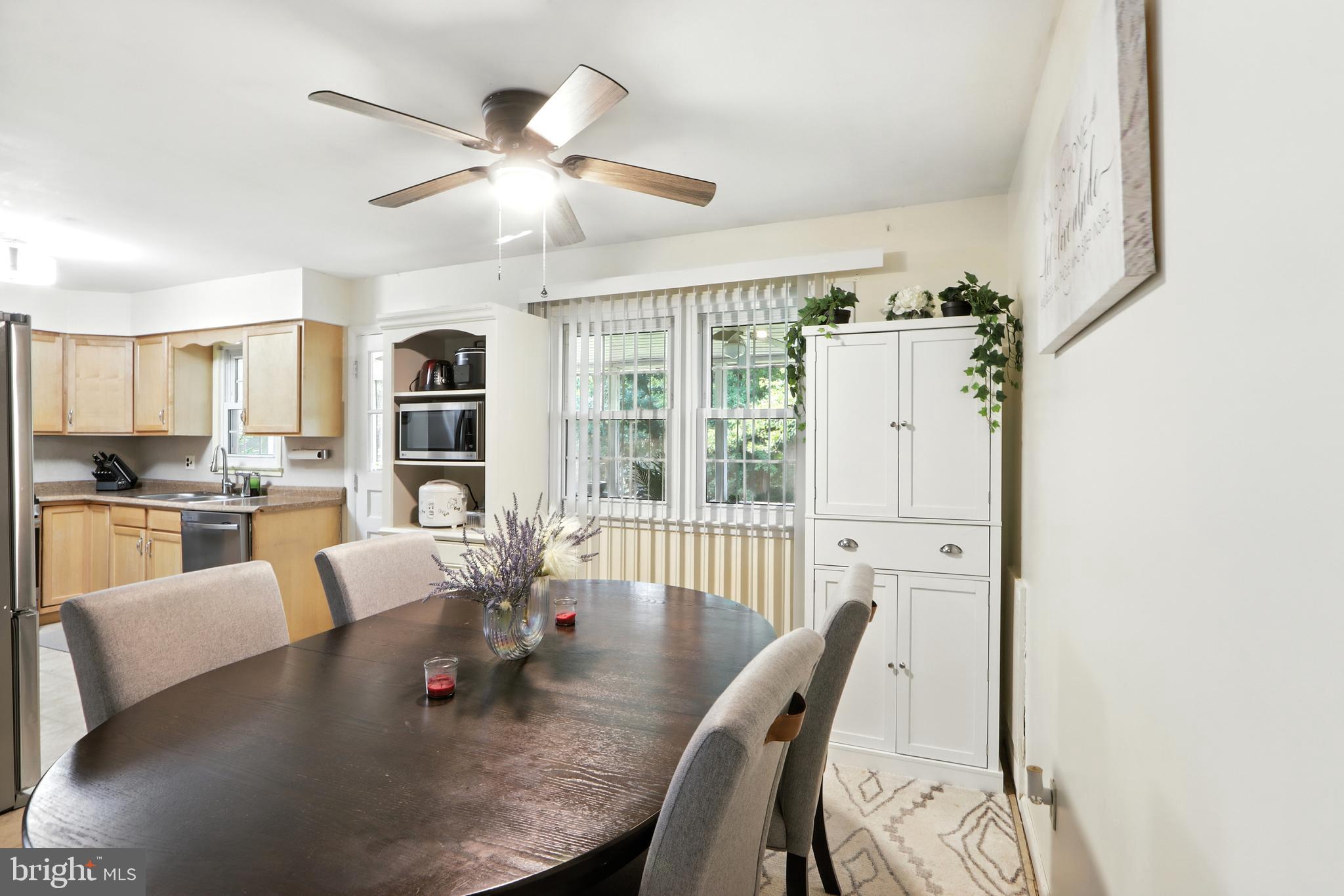 828 LYNN LEE DRIVE