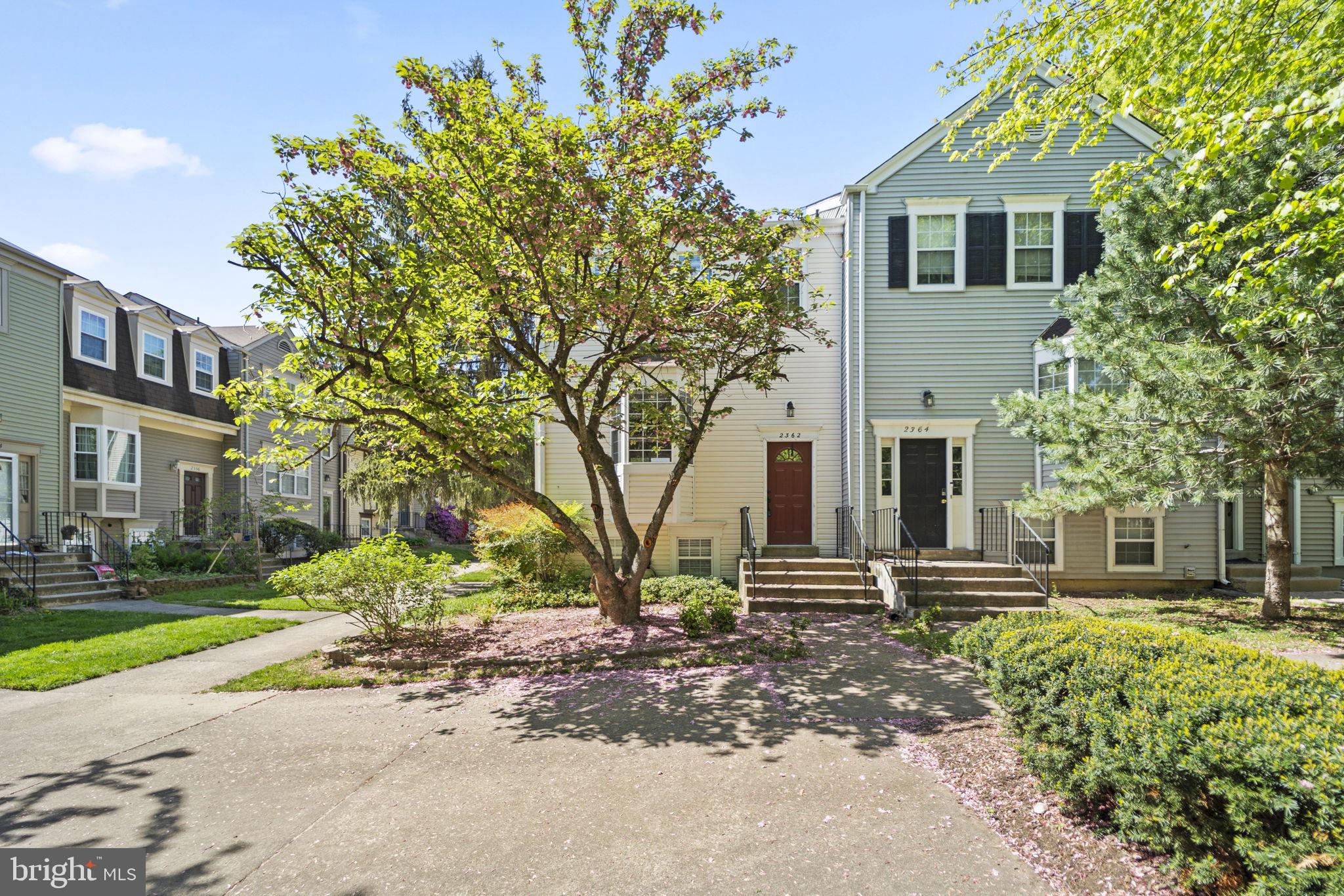 2362 HUNTERS SQUARE COURT