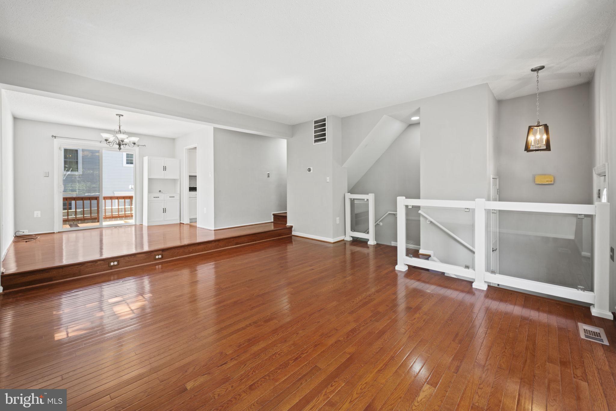 2362 HUNTERS SQUARE COURT