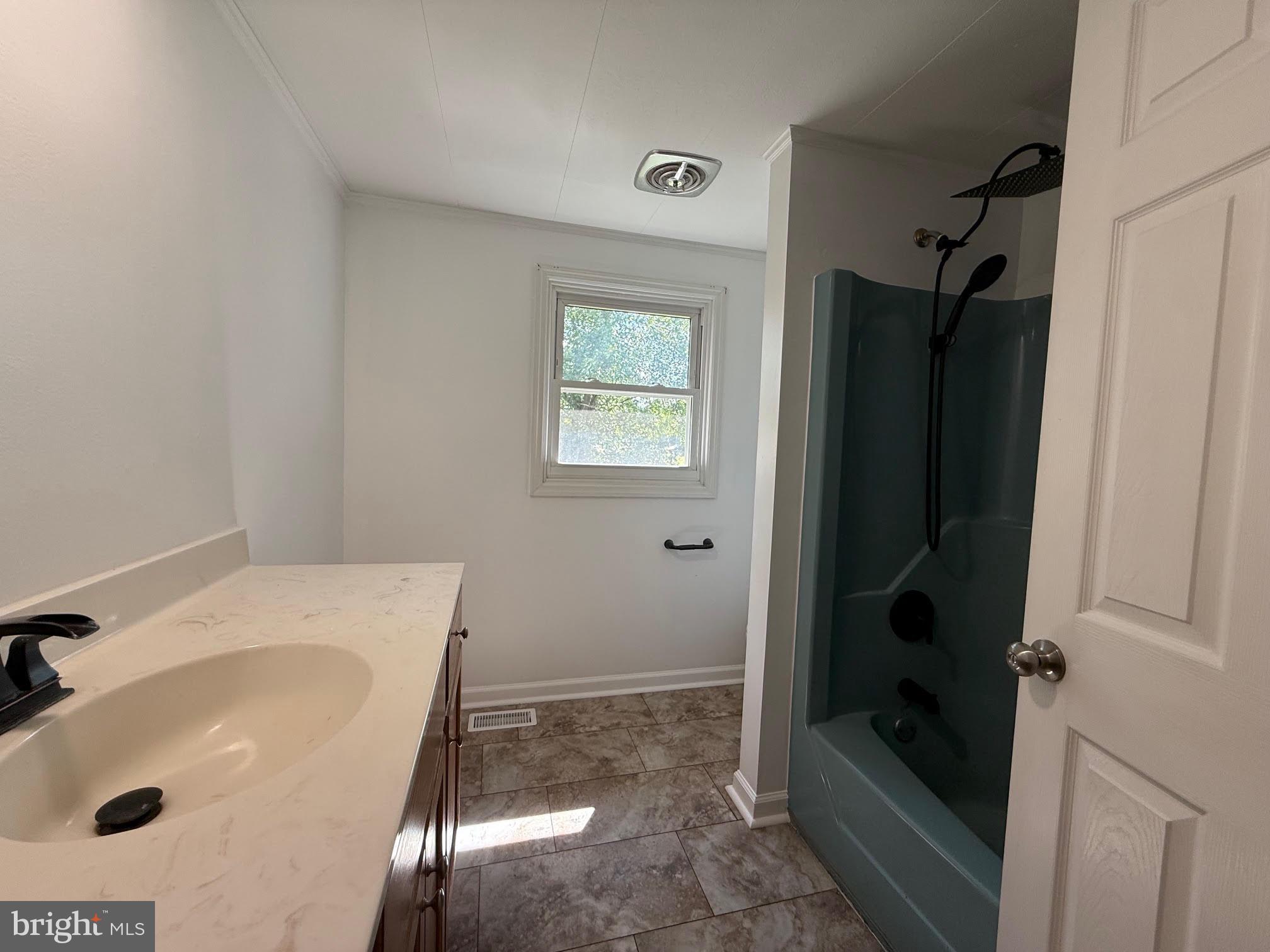 HEDGESVILLE - Residential