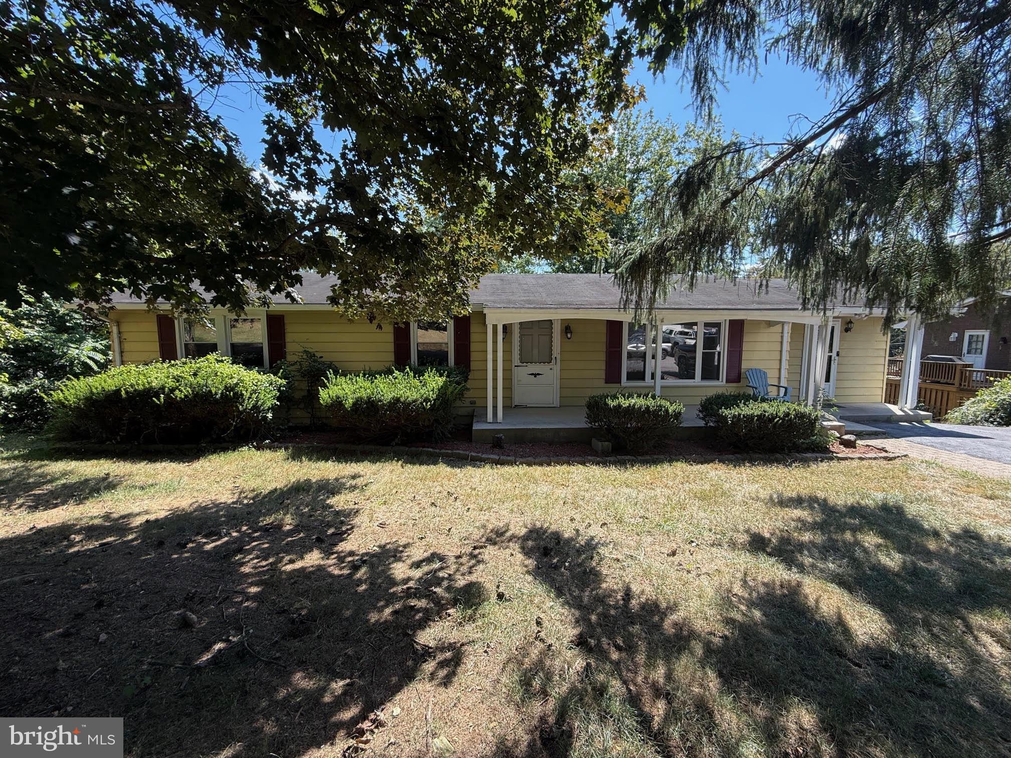 HEDGESVILLE - Residential